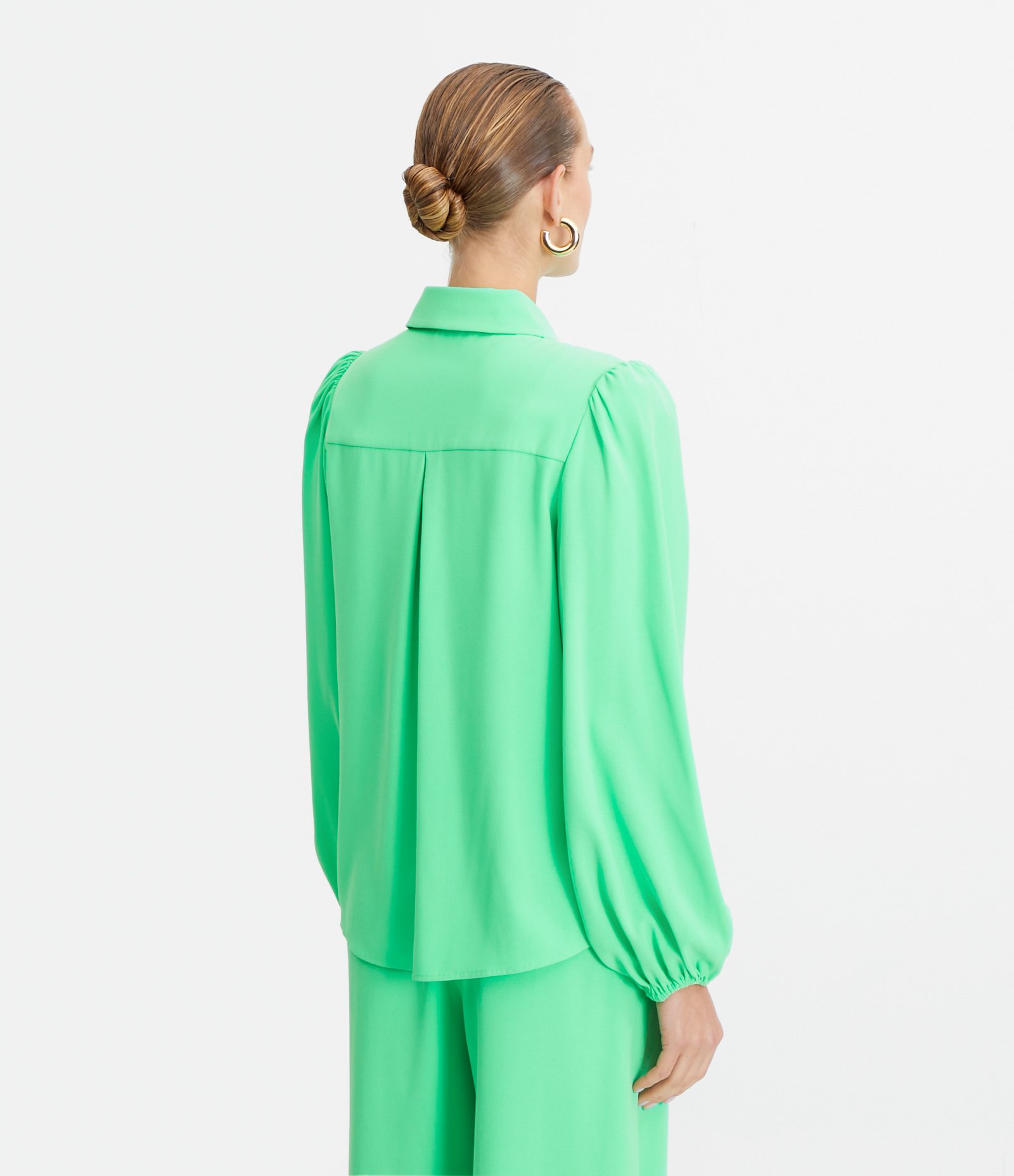 Camisa em Crepe com Ondulado e Mangas Bufantes Verde 5