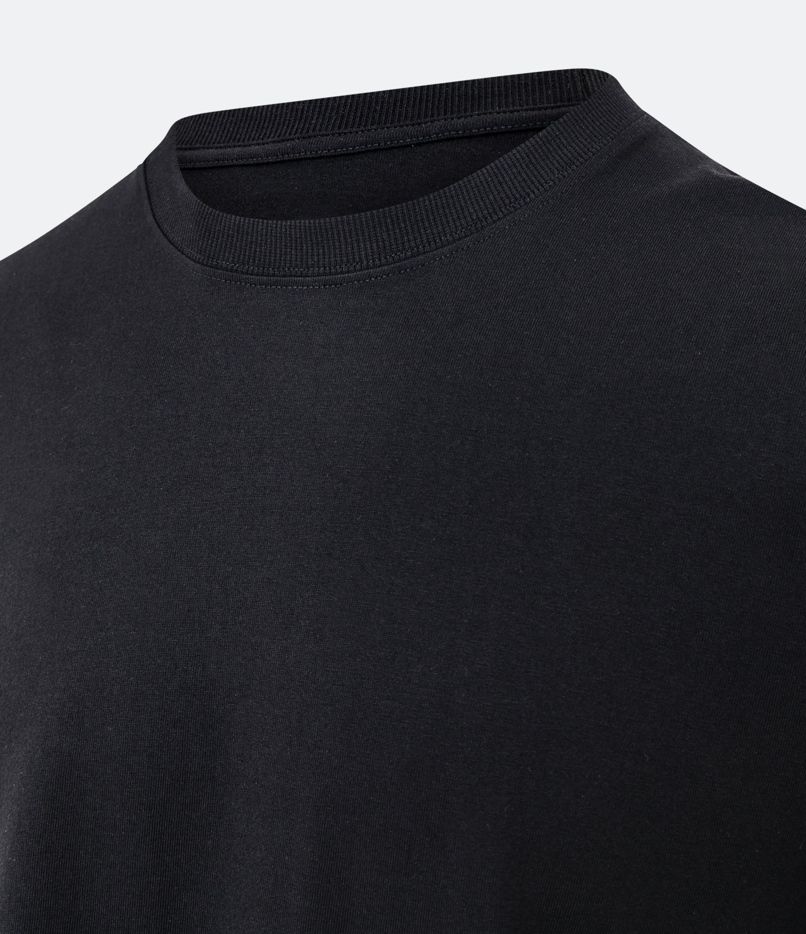 Camiseta Comfort Básica em Malhão com Etiqueta na Manga 3