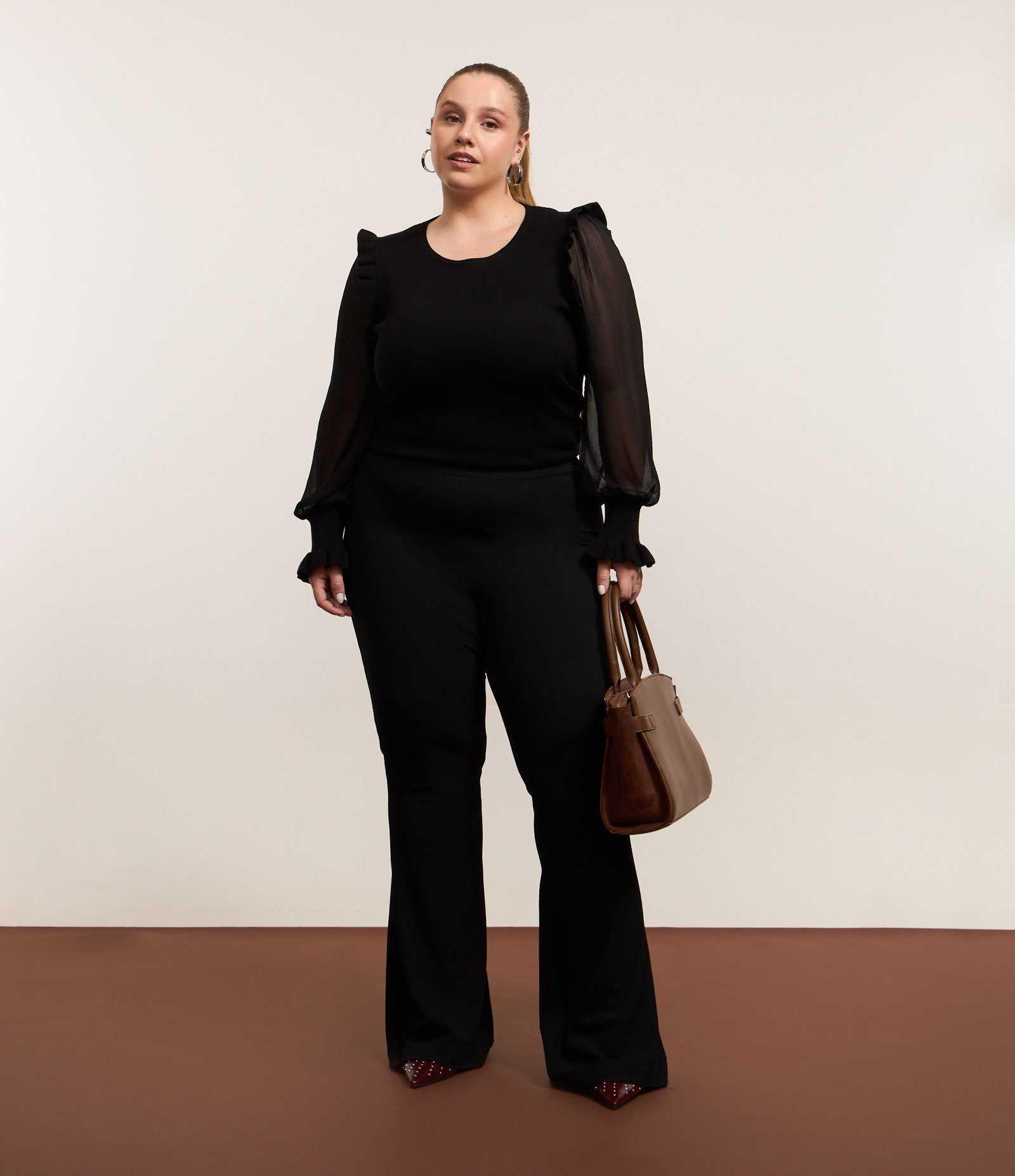 Calça Flare com Textura Canelada Curve & Plus Size Preto 1
