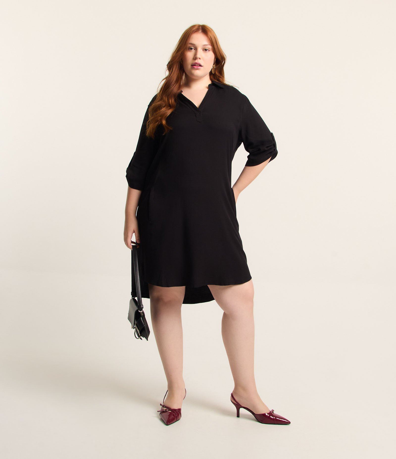 Vestido Curto em Viscose com Bolsos Curve & Plus Size Preto 1