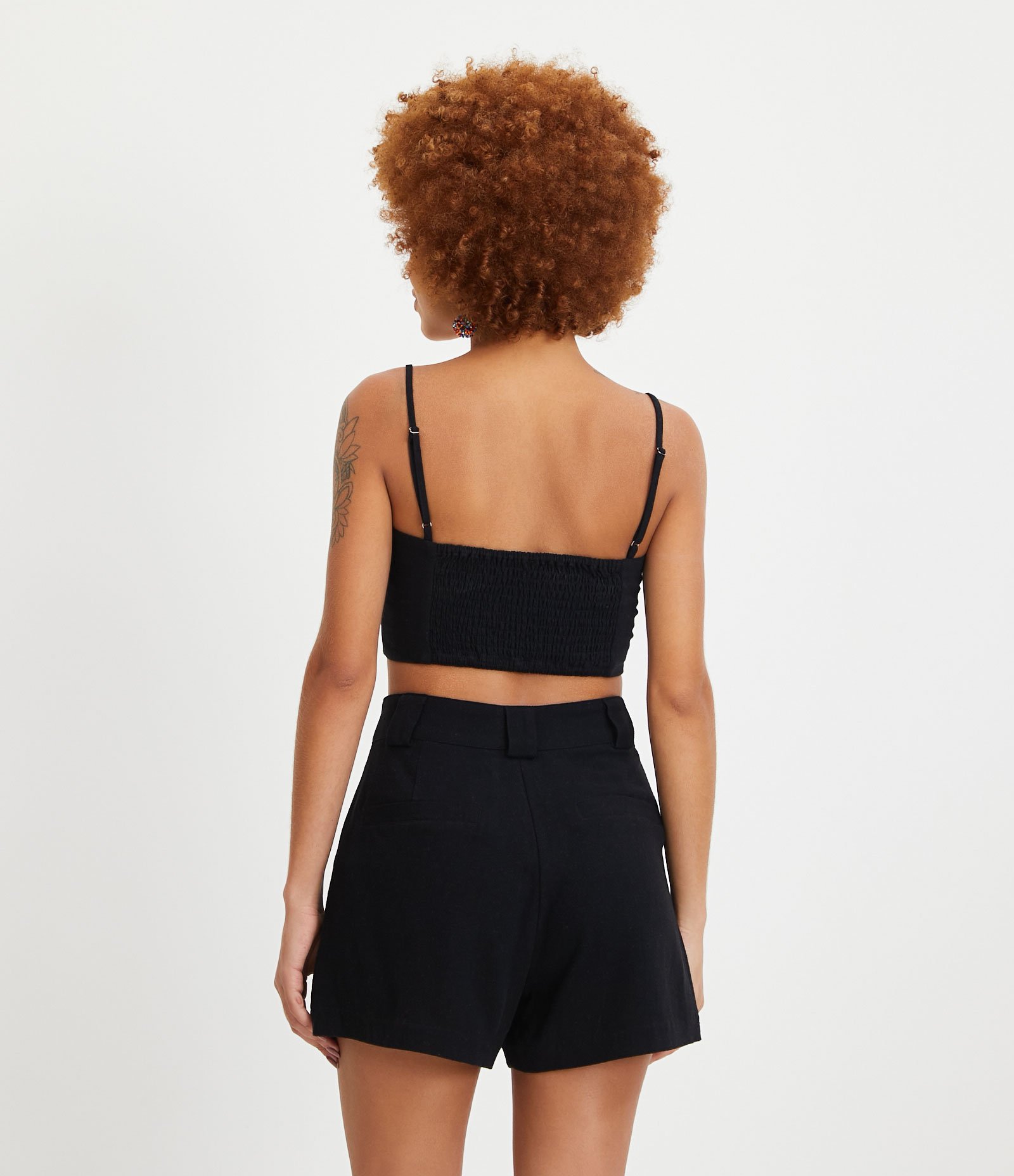 Blusa Cropped de Alça em Linho com Torcidinho no Busto e Lastex nas Costas Preto 3