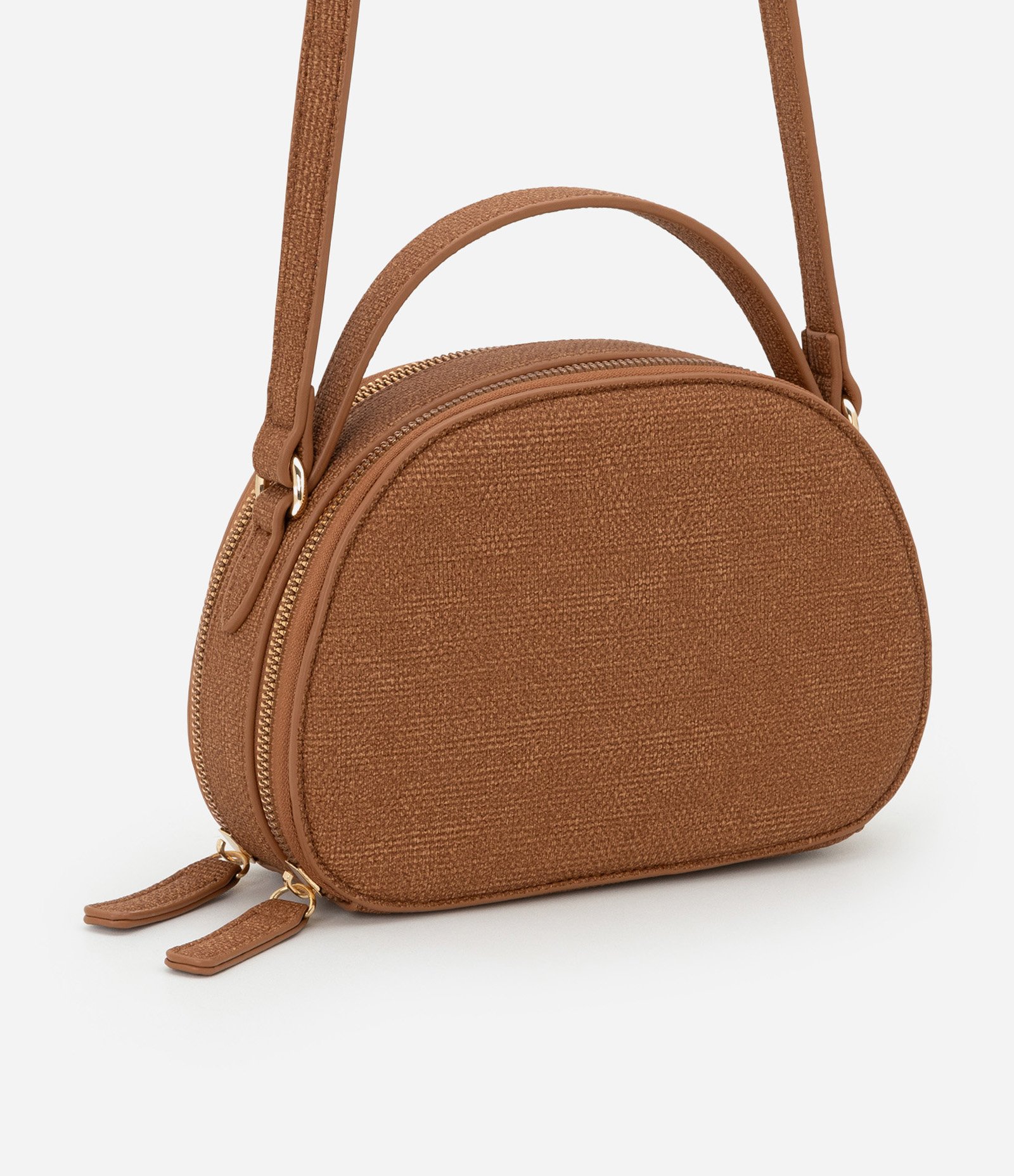 Bolsa Arredondada Transversal com Fechamento por Zíper Marrom Caramelo 2