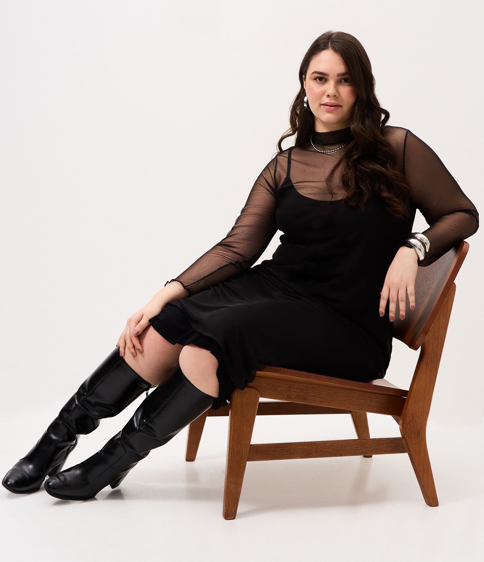 Vestido Midi em Tule com Manga Longa Curve & Plus Size Preto 1