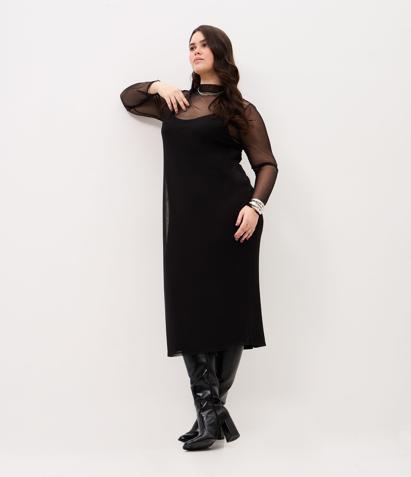 Vestido Midi em Tule com Manga Longa Curve & Plus Size Preto 2