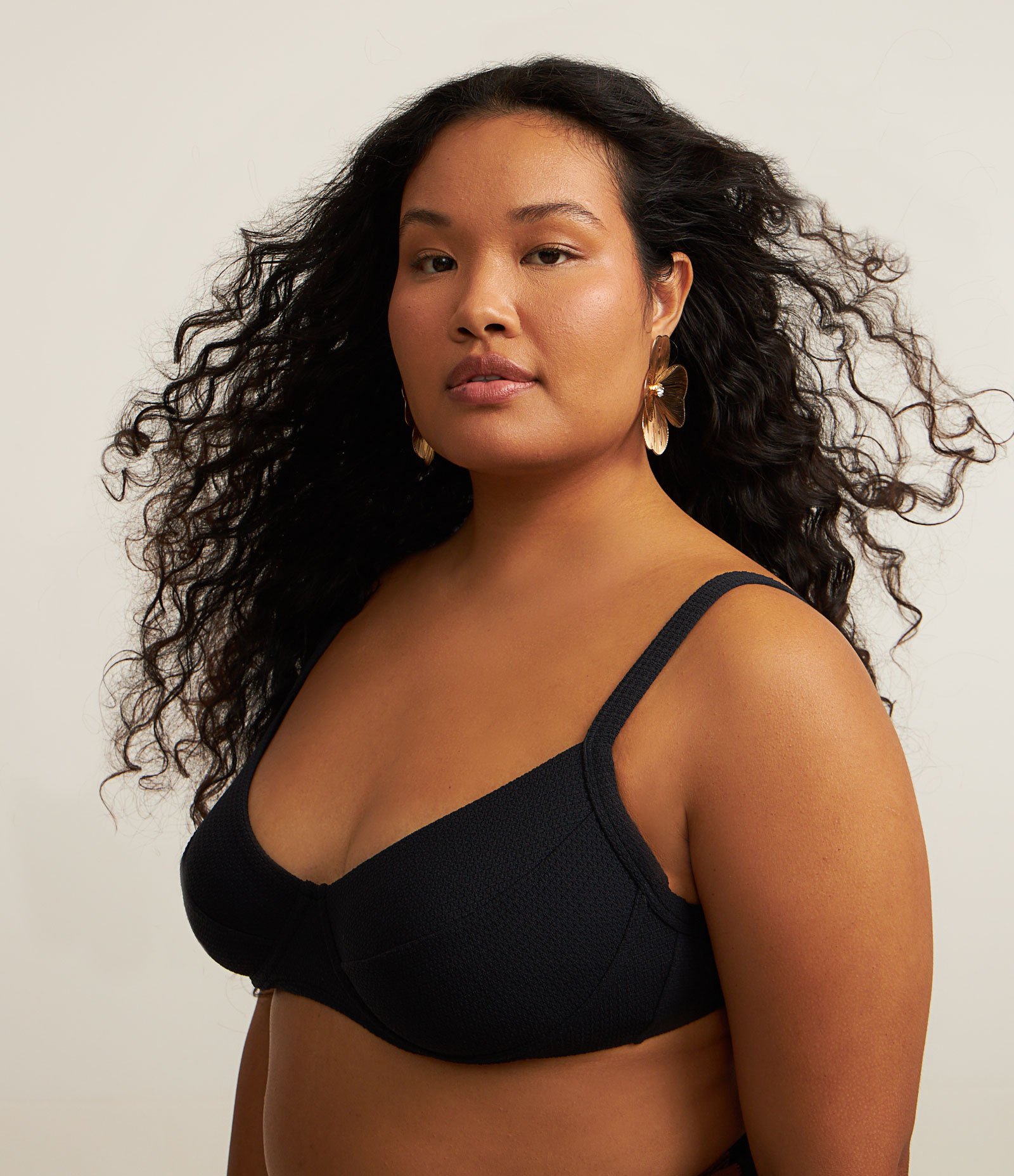Biquíni Top Meia Taça em Poliamida com Textura Curve & Plus Size Preto 1