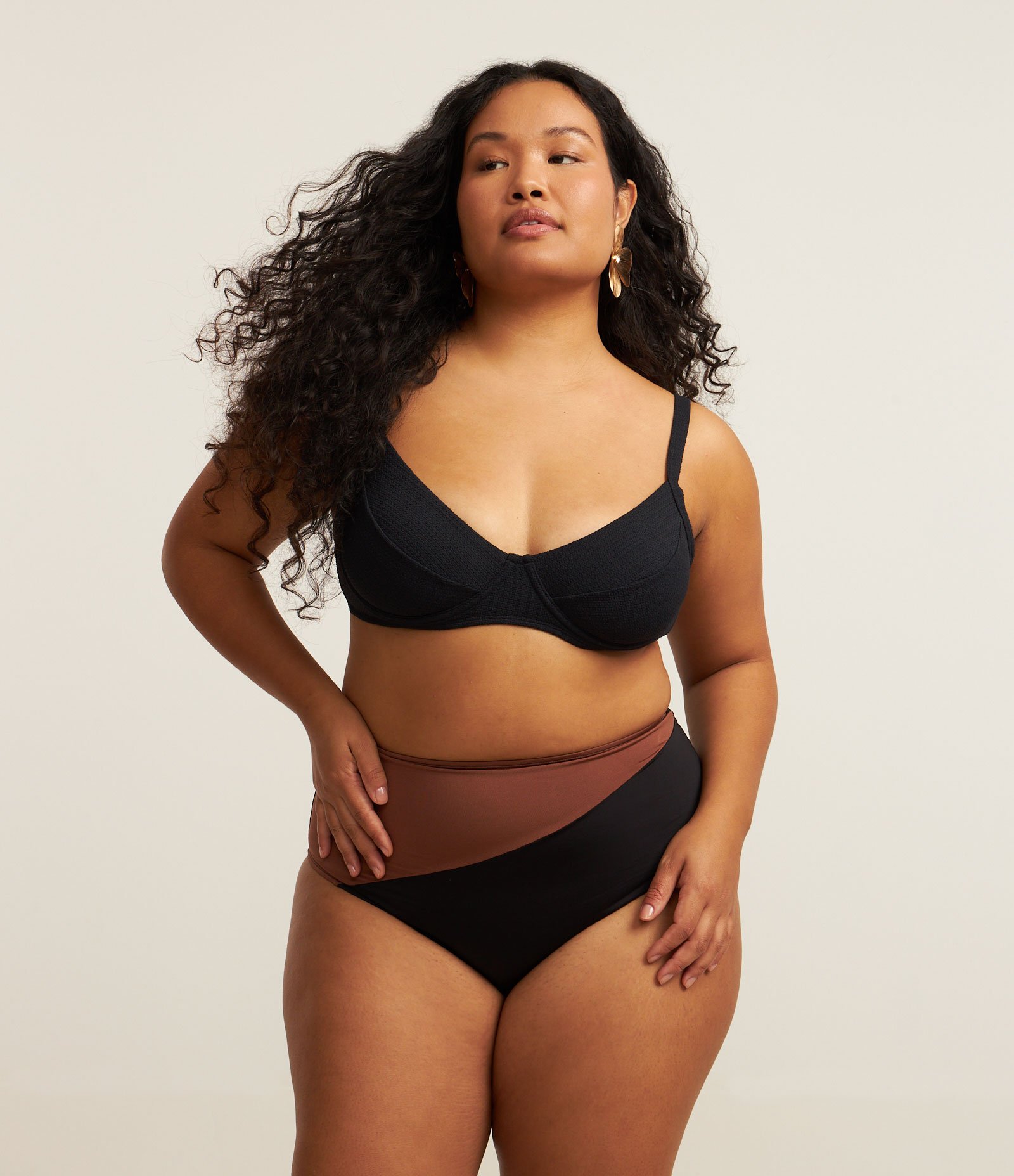 Biquíni Top Meia Taça em Poliamida com Textura Curve & Plus Size Preto 2