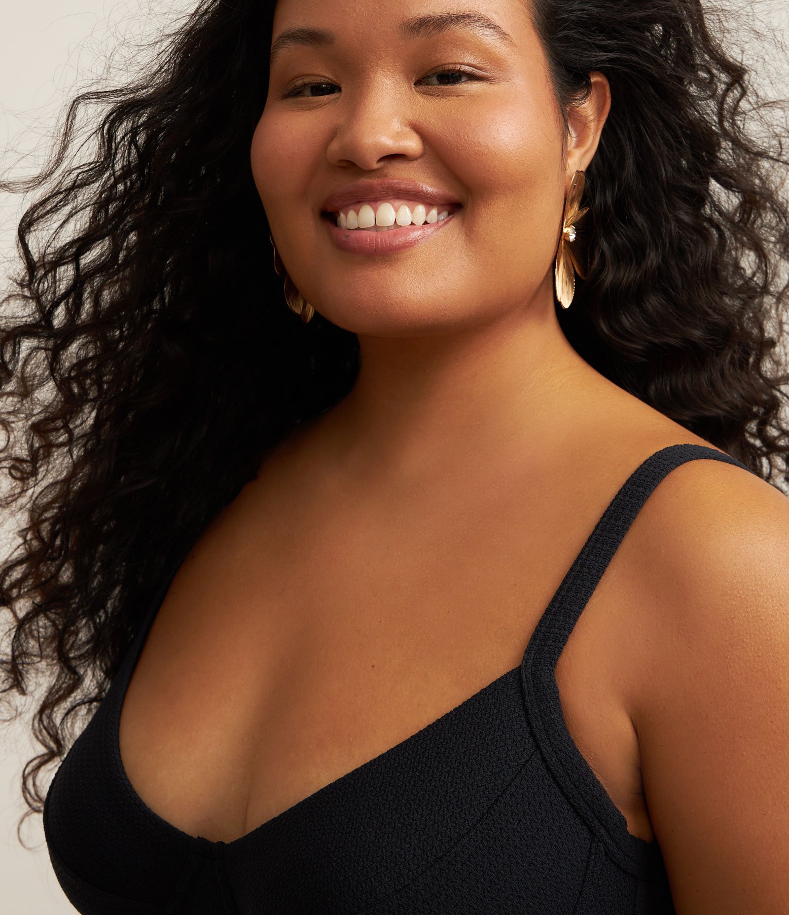 Biquíni Top Meia Taça em Poliamida com Textura Curve & Plus Size Preto 4