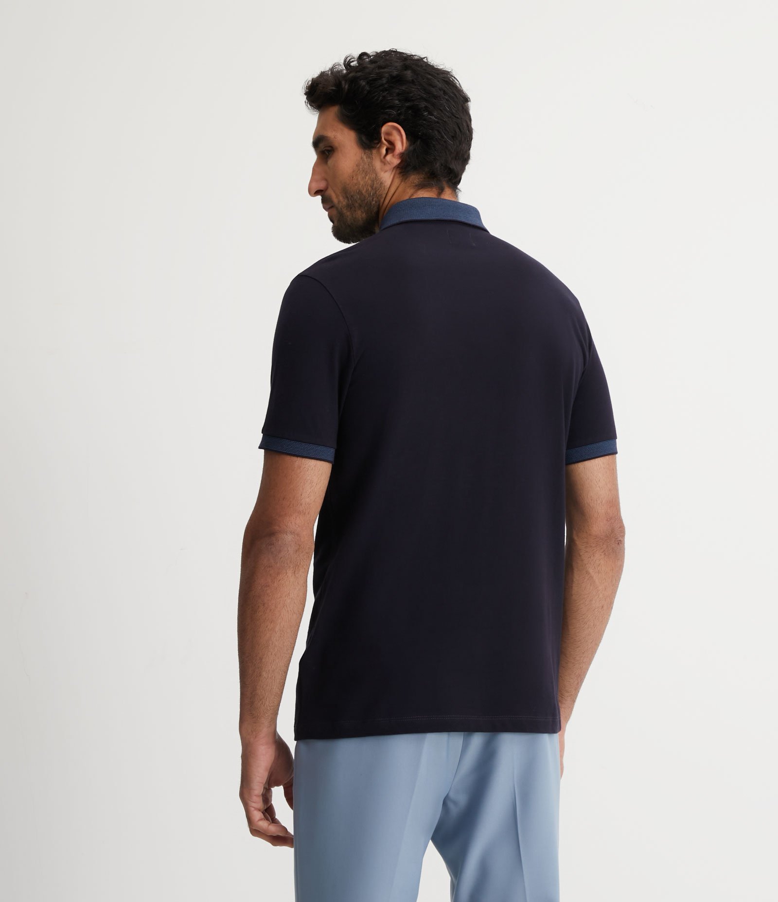 Camisa Polo Slim em Algodão com Botões e Detalhes Contrastantes 3