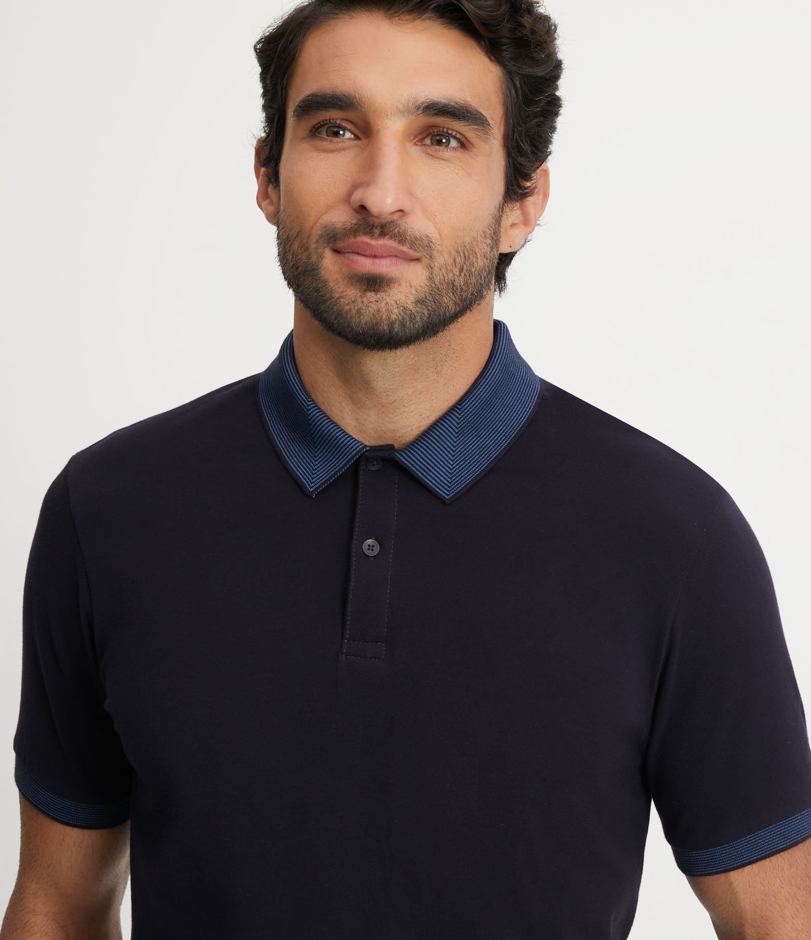 Camisa Polo Slim em Algodão com Botões e Detalhes Contrastantes 4