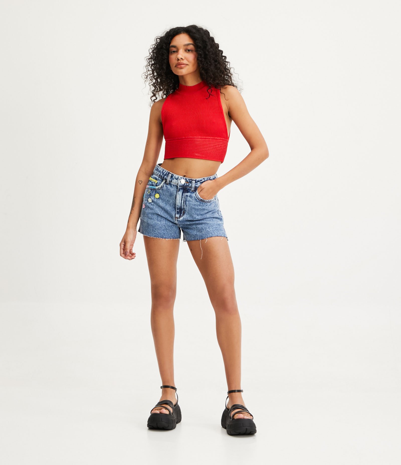 Blusa Cropped Sem Manga em Tricô com Textura Canelada Vermelho 2