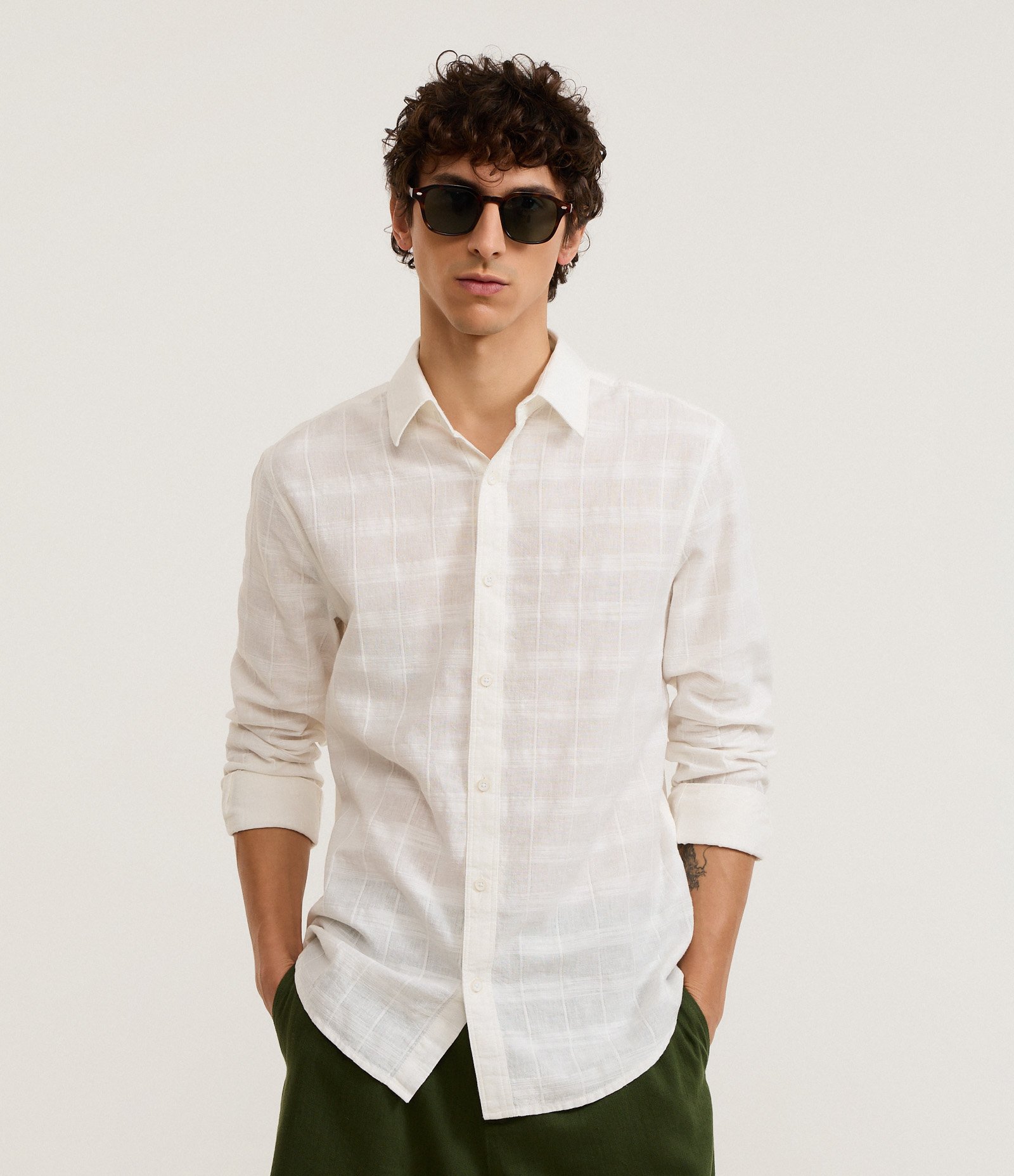 Camisa Regular em Linho com Textura Grid e Manga Longa Off White 1