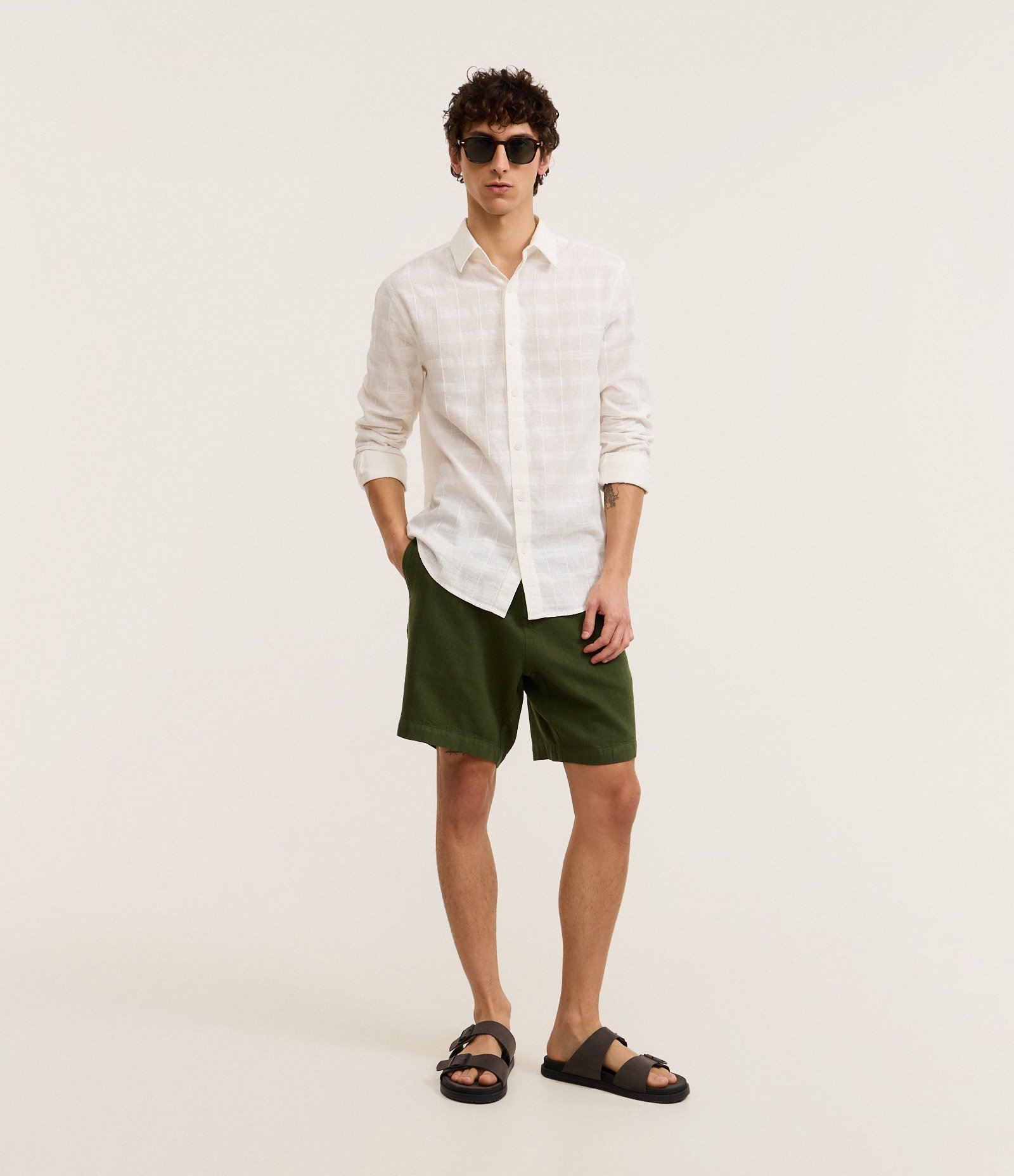 Camisa Regular em Linho com Textura Grid e Manga Longa Off White 2