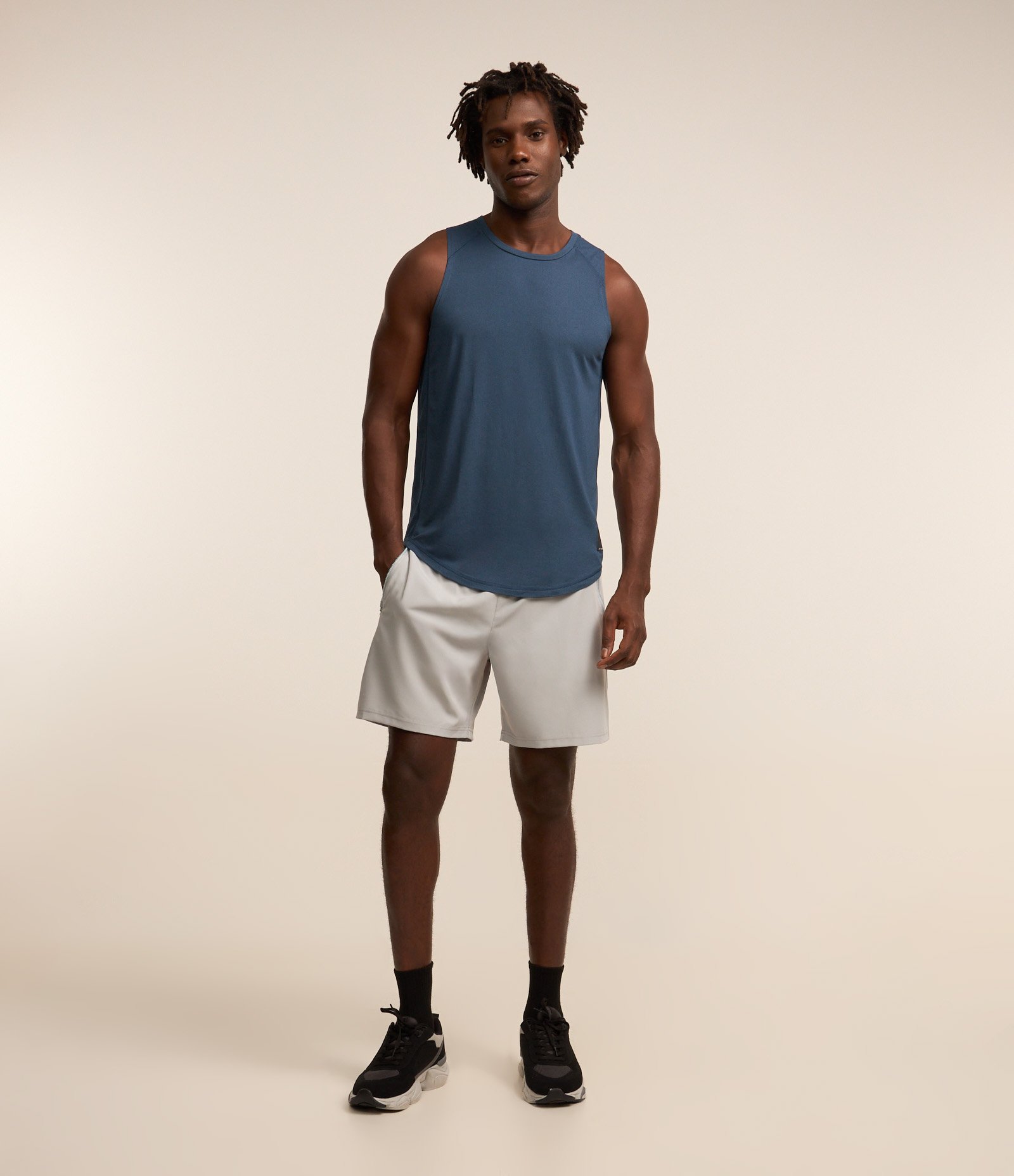 Regata Regular Esportiva com Etiqueta na Barra e Detalhe Contrastante Azul Médio 2