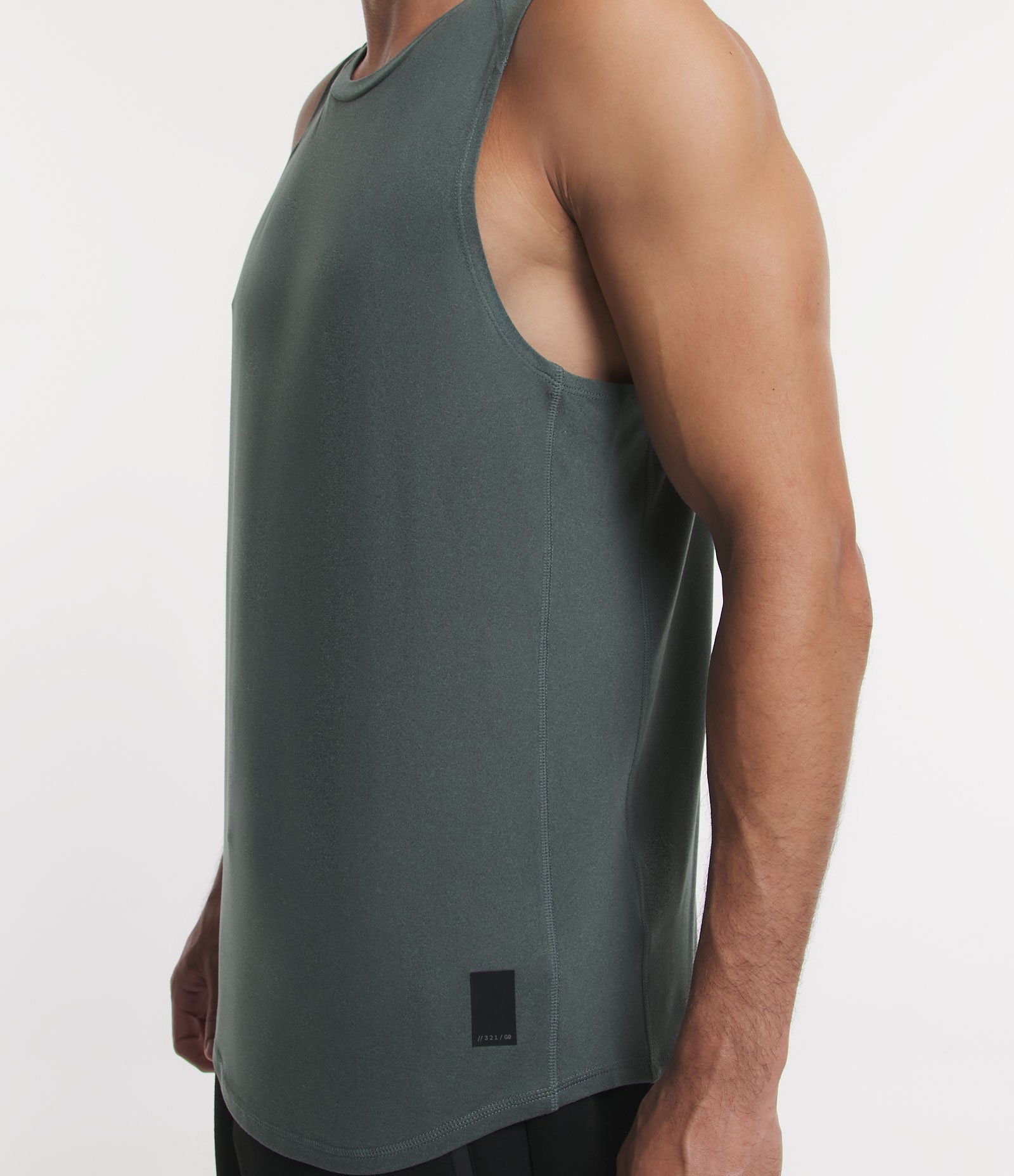 Regata Regular Esportiva com Etiqueta na Barra e Detalhe Contrastante Verde 6