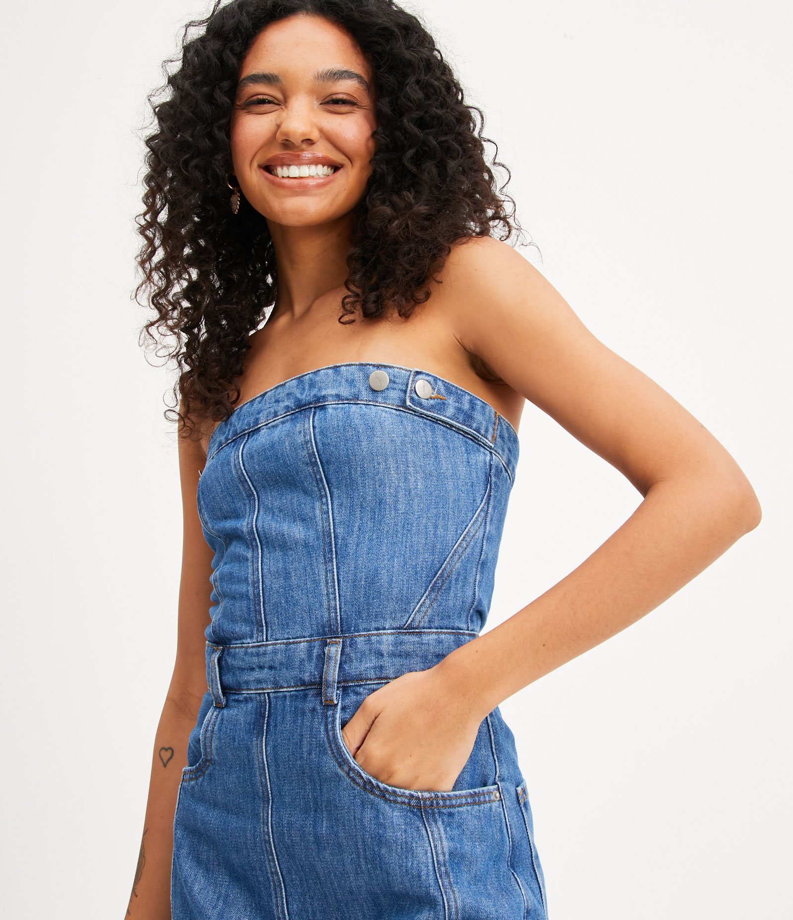 Vestido Tomara que Caia Jeans com Bolsos e Fechamento em Zíper Azul 4