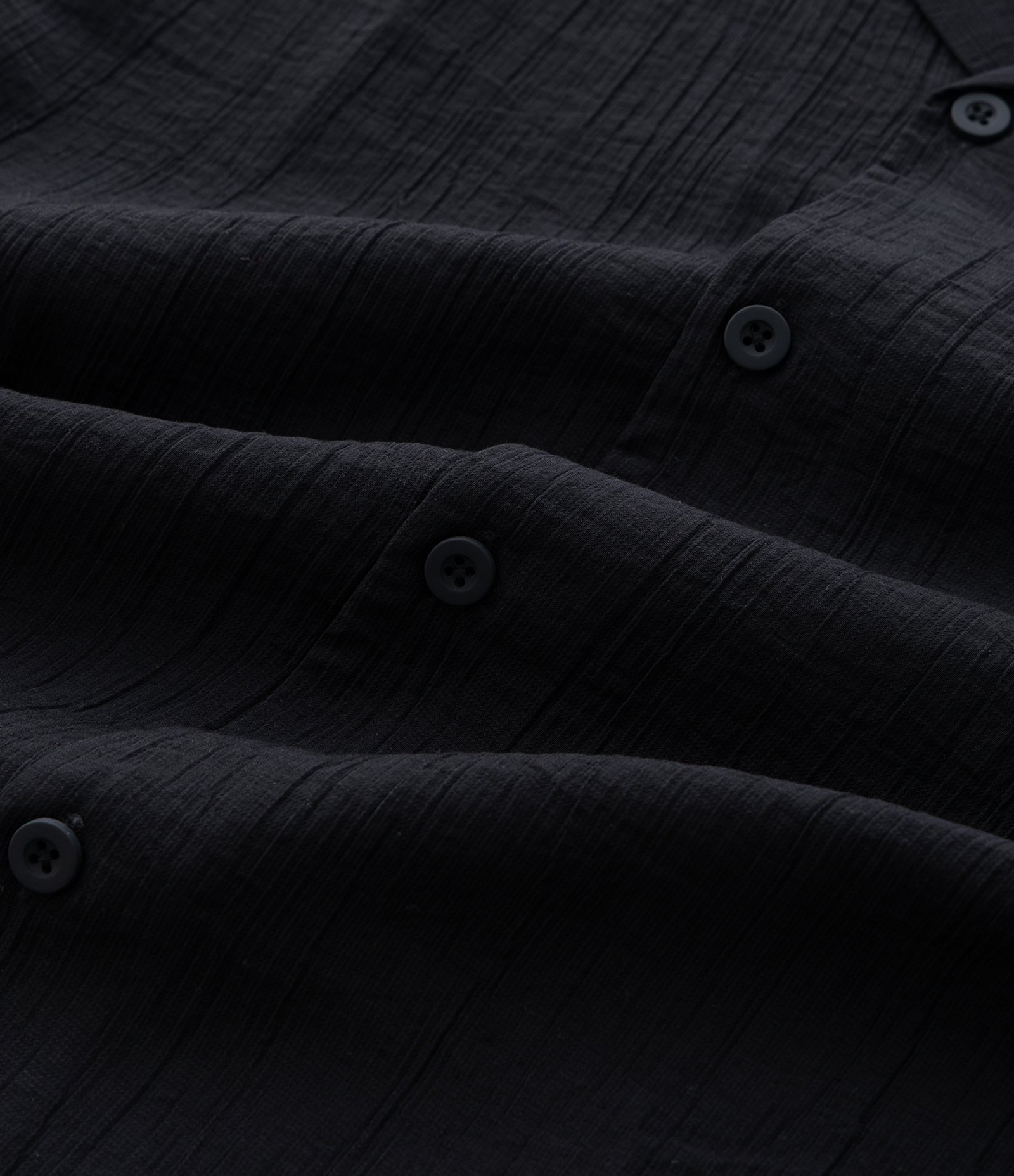 Camisa Boxy Texturizada com Gola Bowling Preto 5