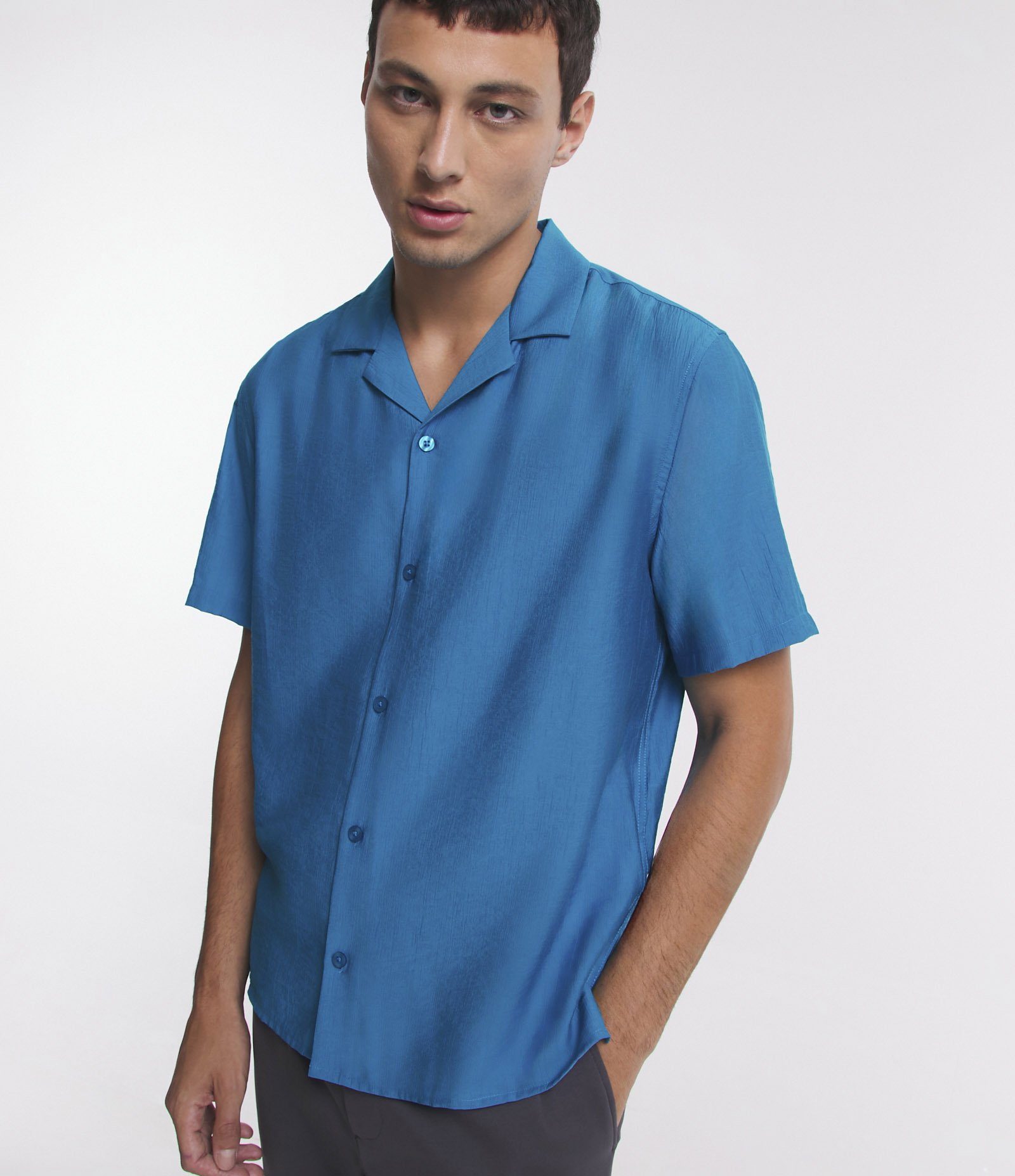 Camisa Boxy Texturizada com Gola Bowling Azul Turquesa 5