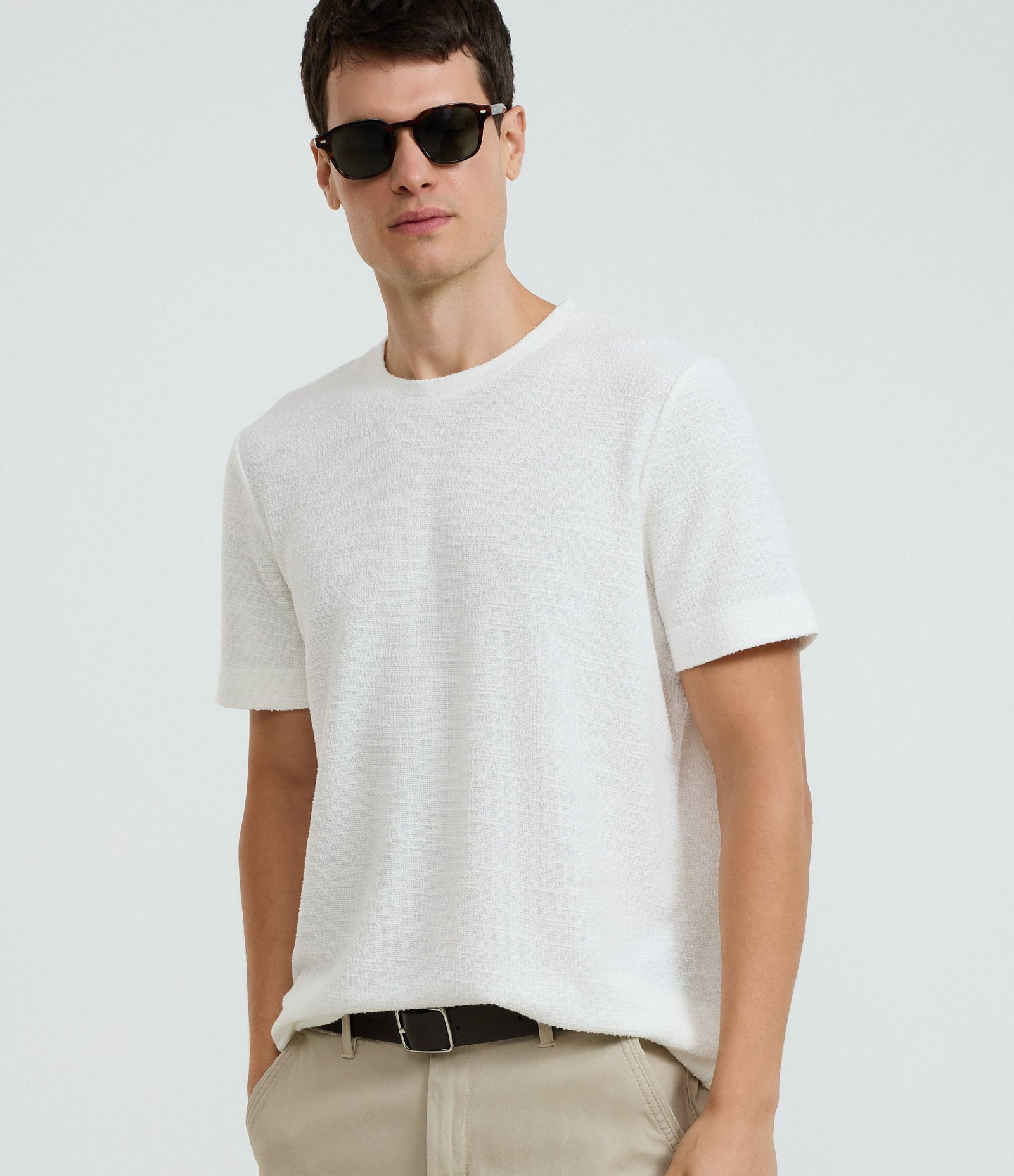 Camiseta Regular em Malha Texturizada Off White 1