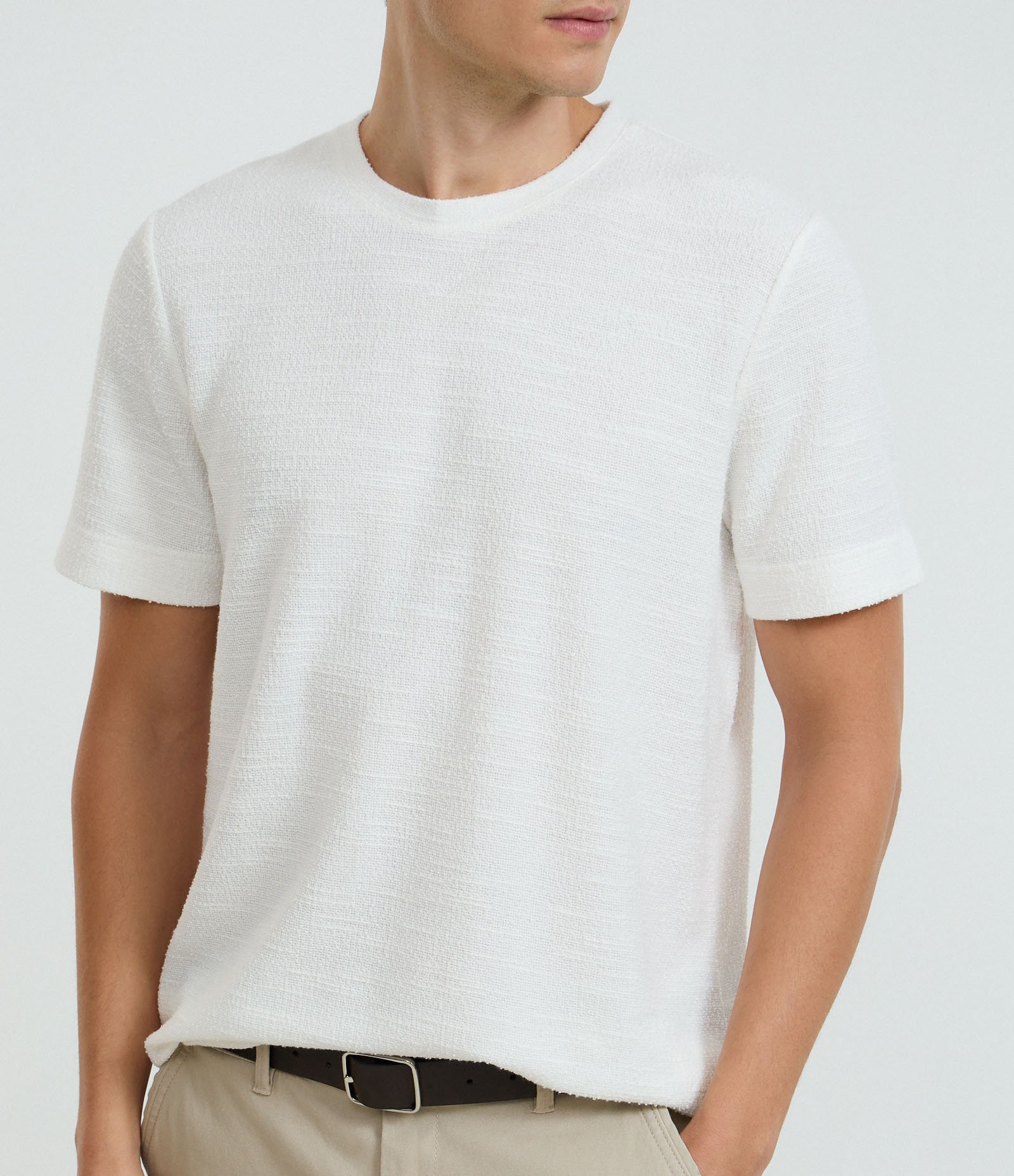 Camiseta Regular em Malha Texturizada Off White 3