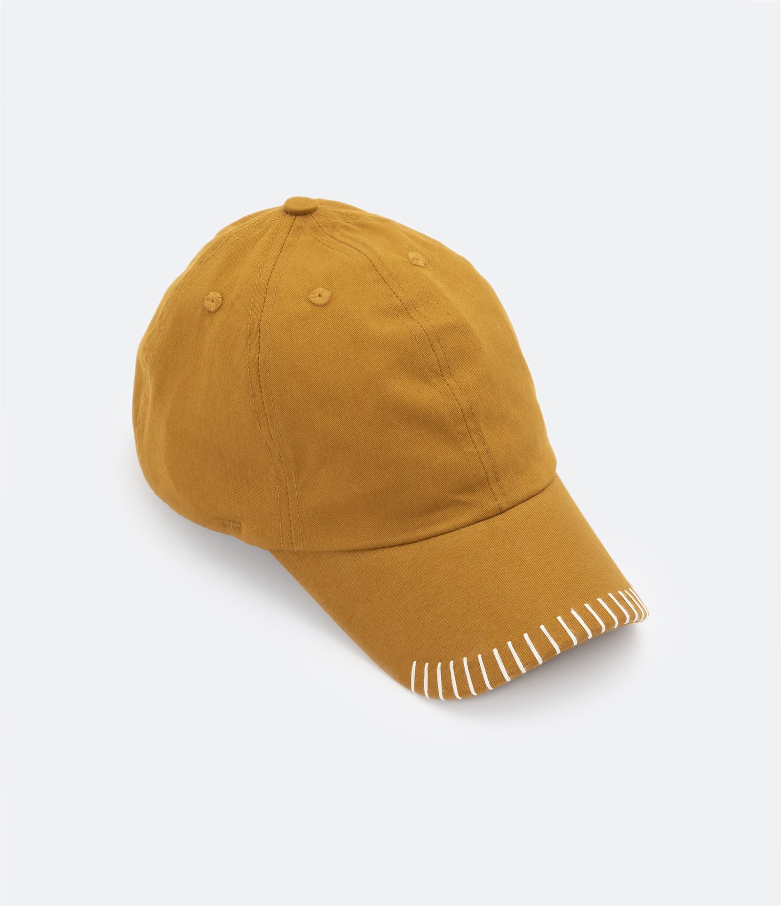 Boné Aba Curva em Sarja com Detalhe Pespontado Marro Claro 2