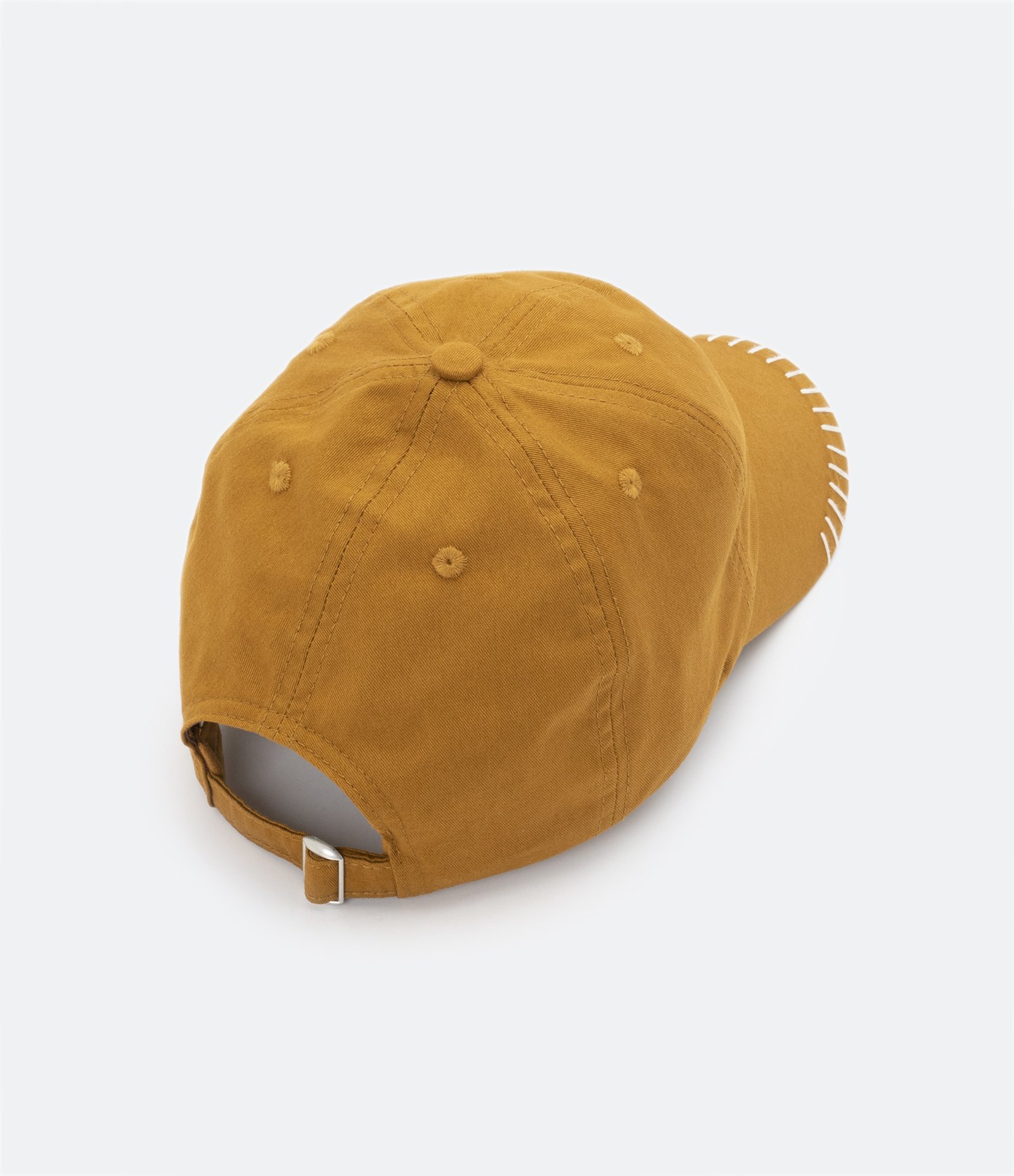 Boné Aba Curva em Sarja com Detalhe Pespontado Marro Claro 3