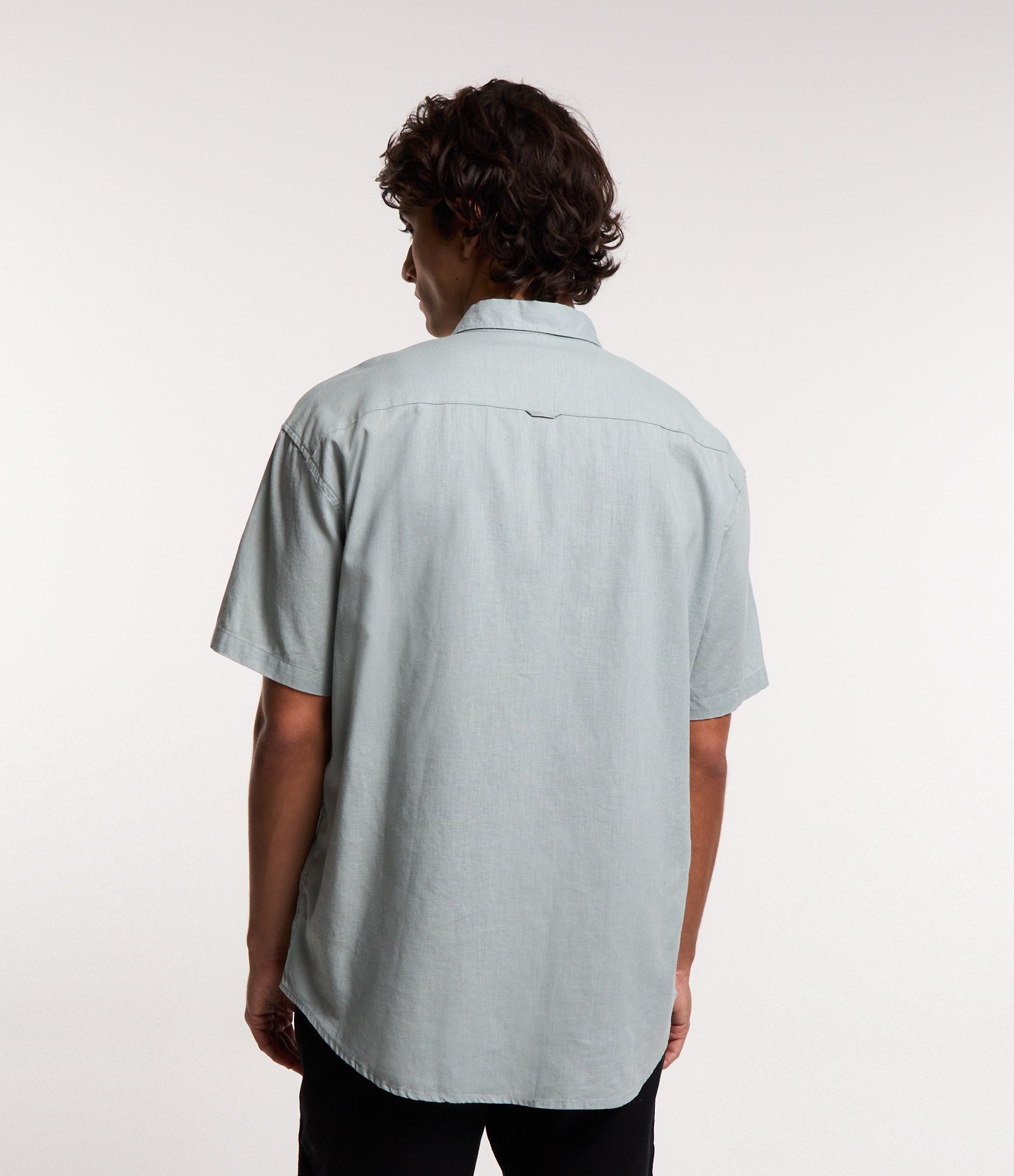 Camisa Relaxed em Cânhamo com Textura e Bolso Frontal Verde Claro 3