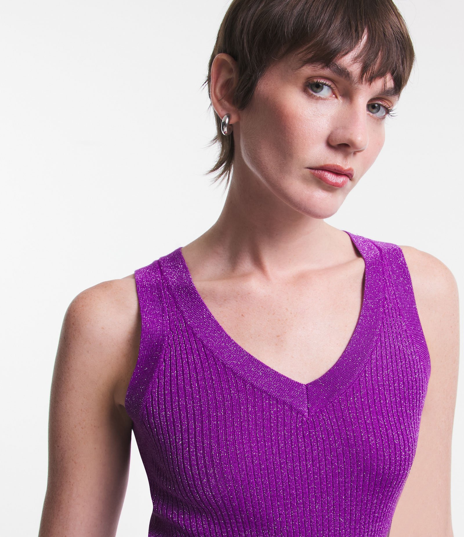Blusa Sem Manga em Viscose Canelada com Fio Metalizado Roxo 3