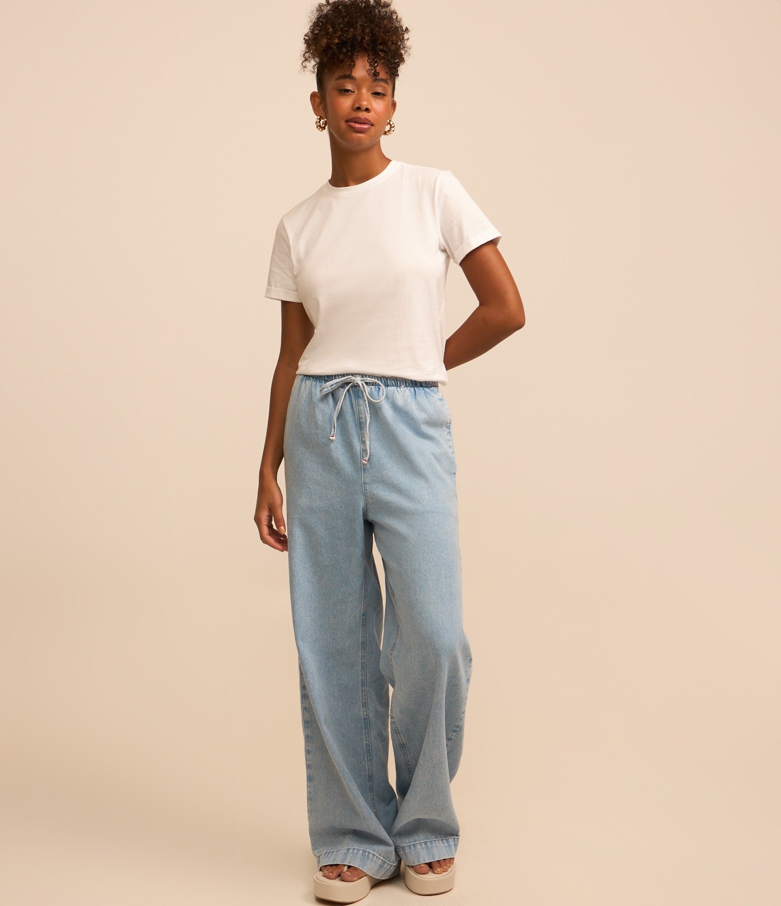 Camiseta Regular em Algodão com Manga Dobrada Branco 2