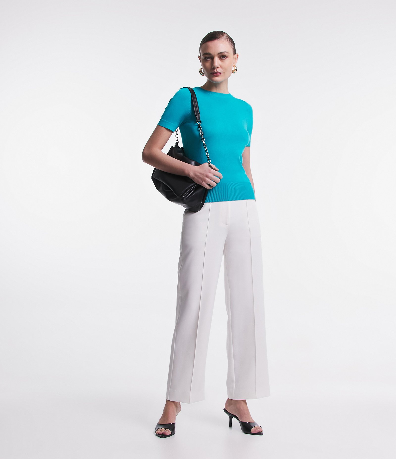 Blusa Básica em Tricô com Barra Canelada 2