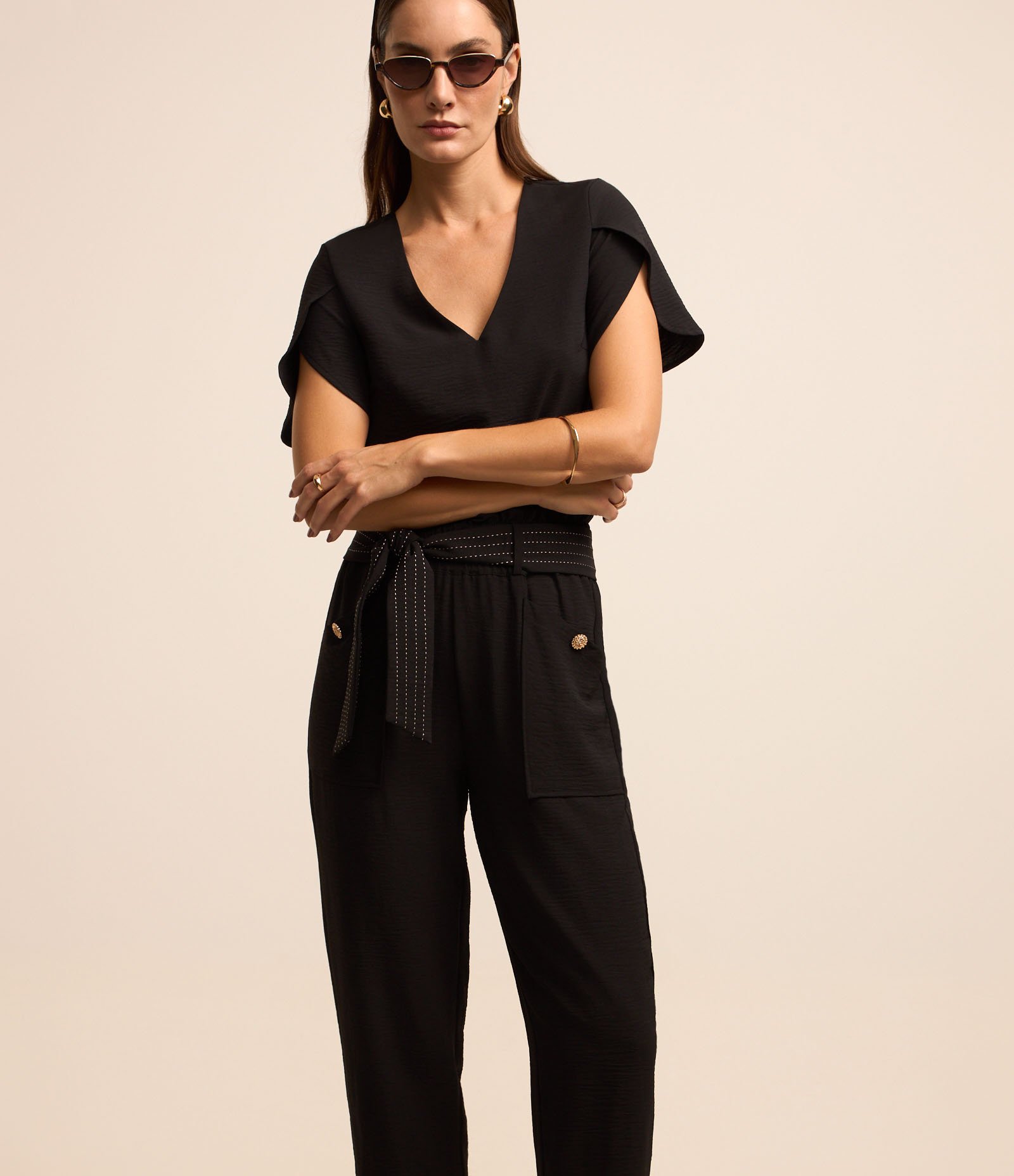 Calça Pantacourt Texturizada com Cinto de Tecido Pespontado 2