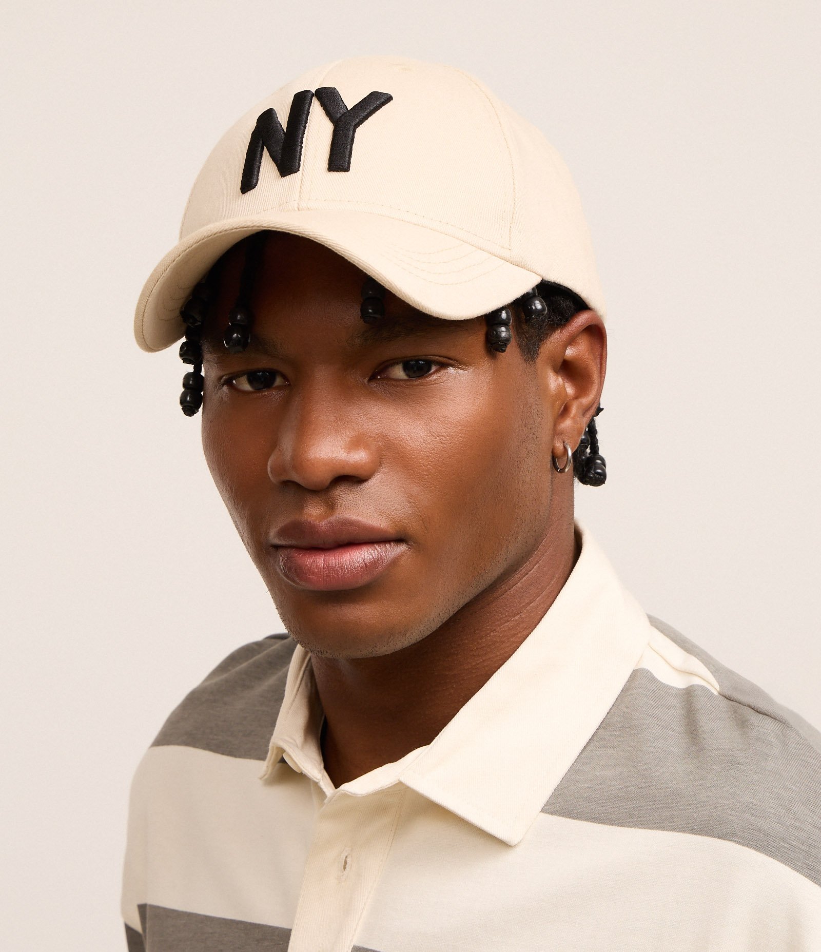 Boné Aba Curva em Algodão 06 Panel com Bordado New York Bege 1