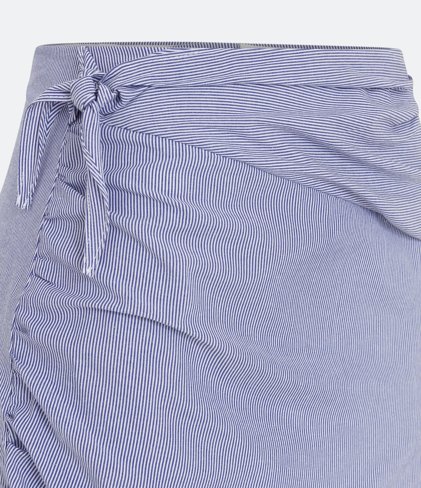 Saia Curta em Tricoline Listrado com Amarração e Franzidos Azul 7