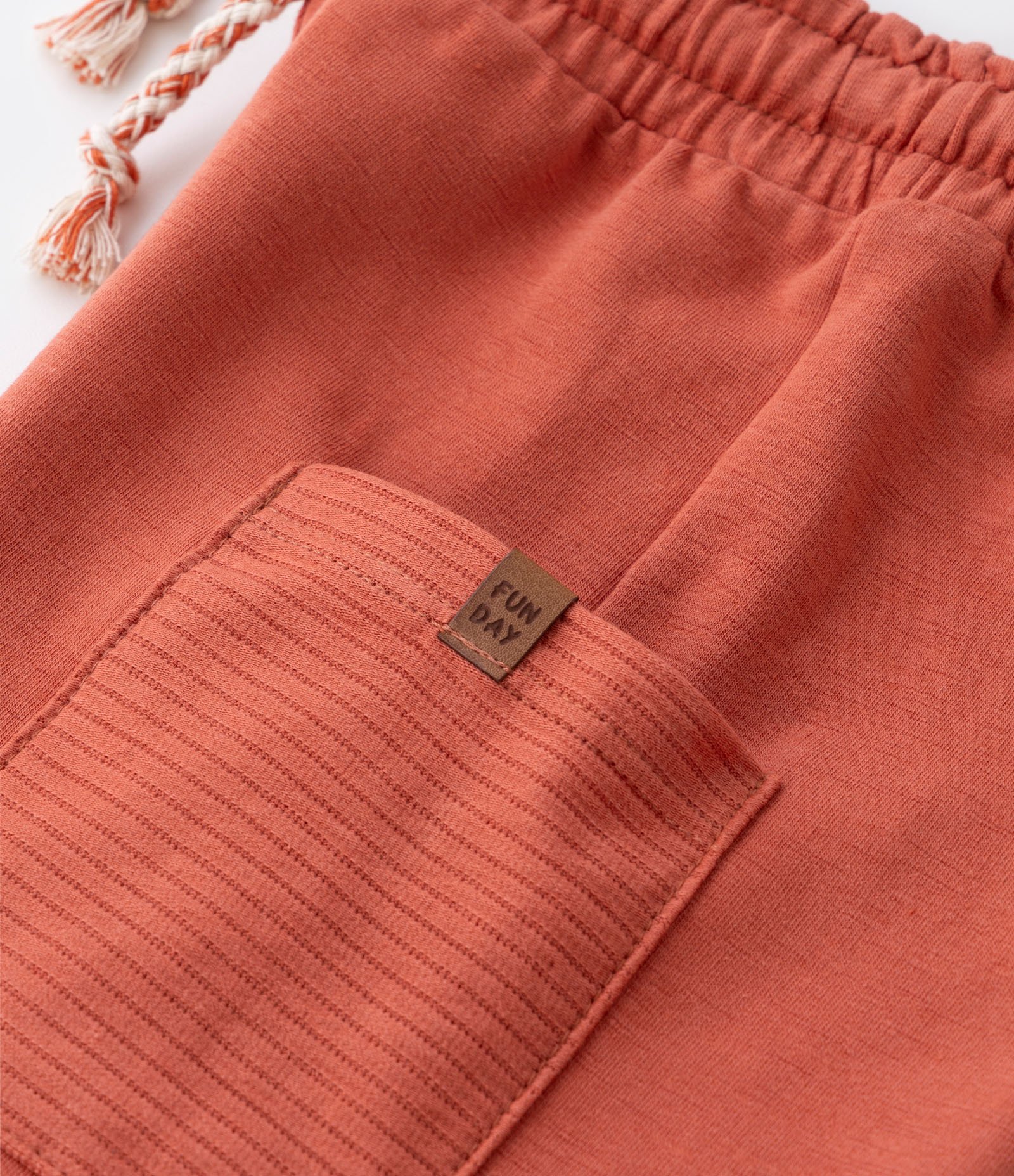 Bermuda Infantil com Bolso Texturizado - Tam 1 a 5 anos Vermelho 3