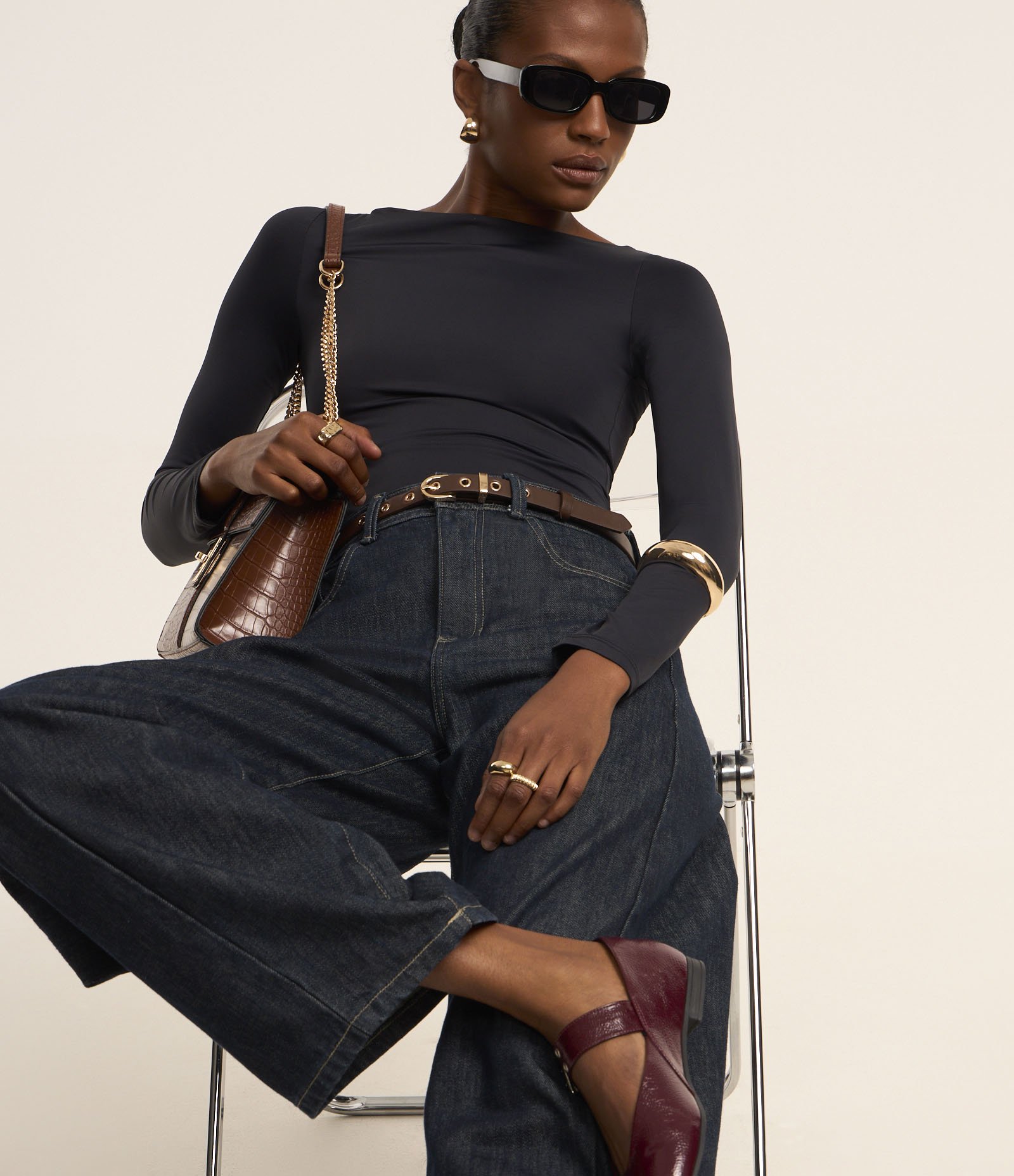 Body Básico em Poliamida com Gola Canoa Preto 7