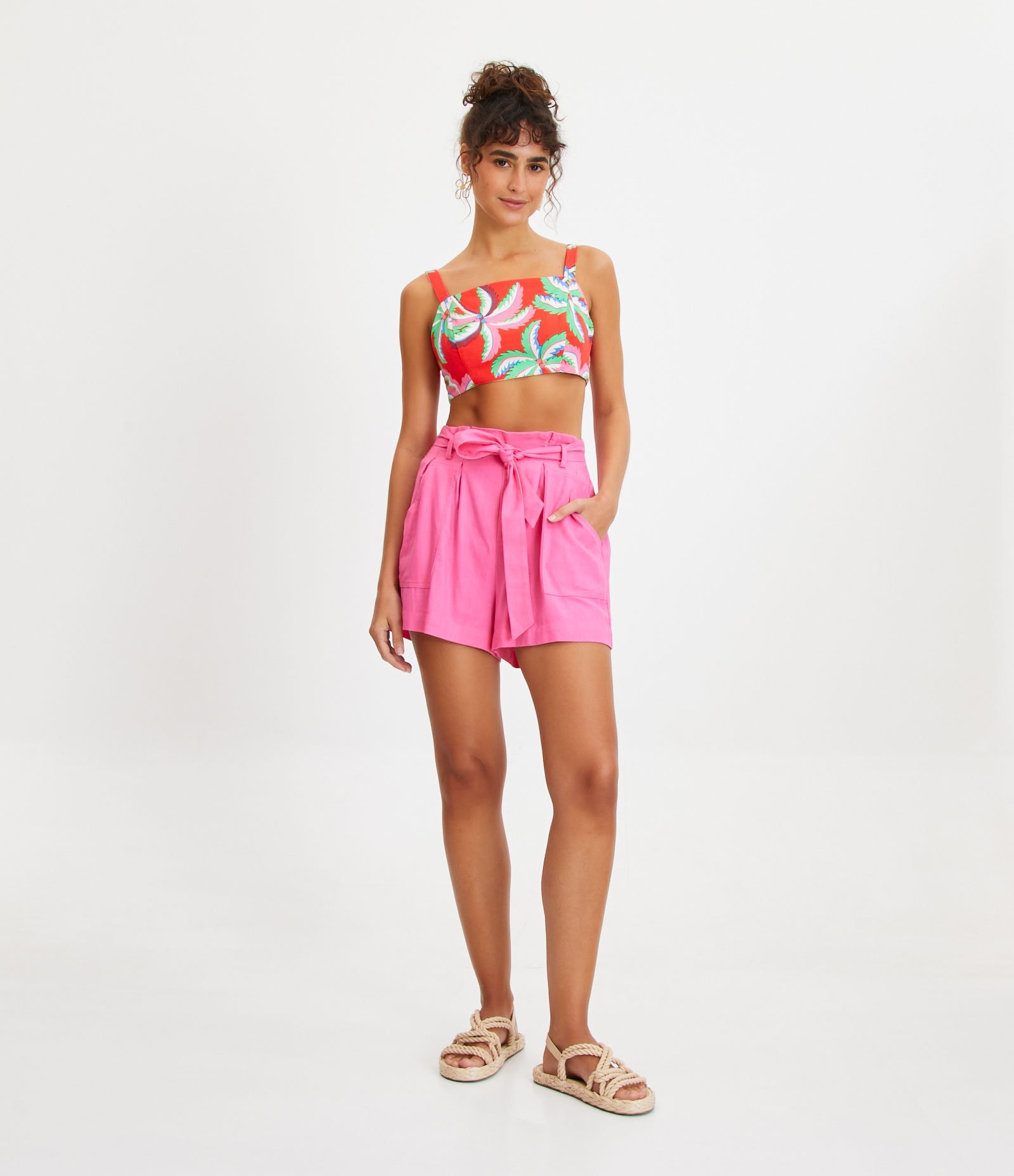 Short Curto em Viscose e Linho com Bolsos e Cinto Faixa 1