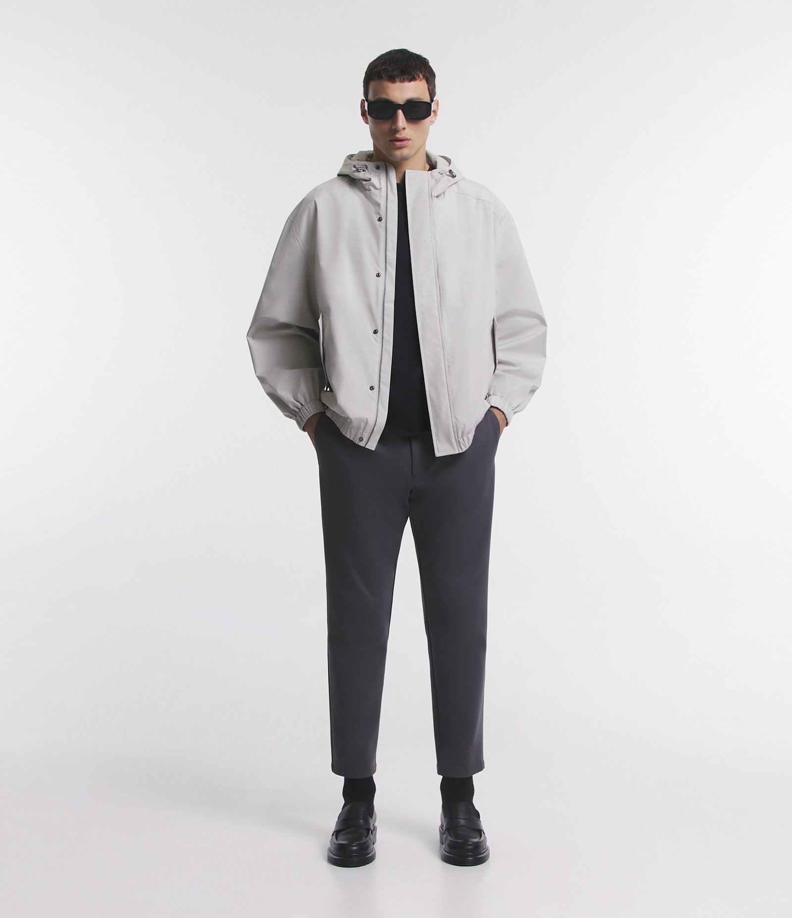 Jaqueta Gola Alta com Capuz e Bolsos com Botões 1