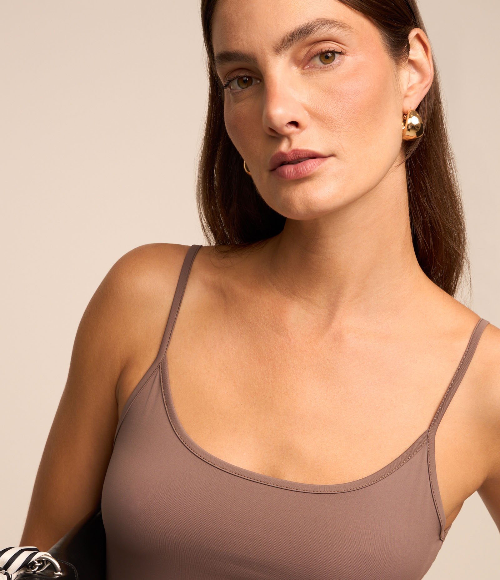 Blusa Básica em Poliamida com Alças Finas 4