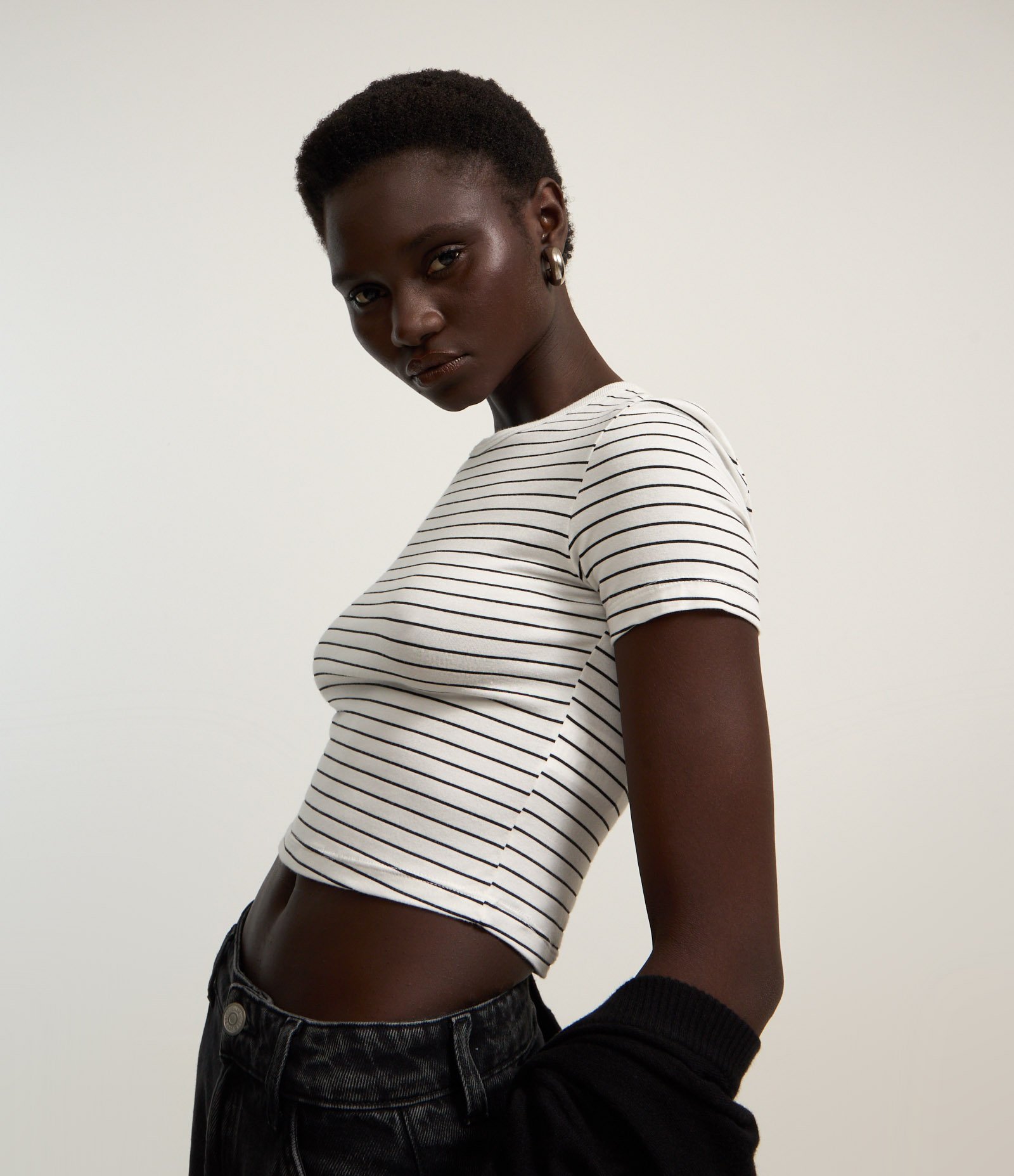 Blusa Cropped Básica em Viscolycra Estampa Listras Branco/Preto 3