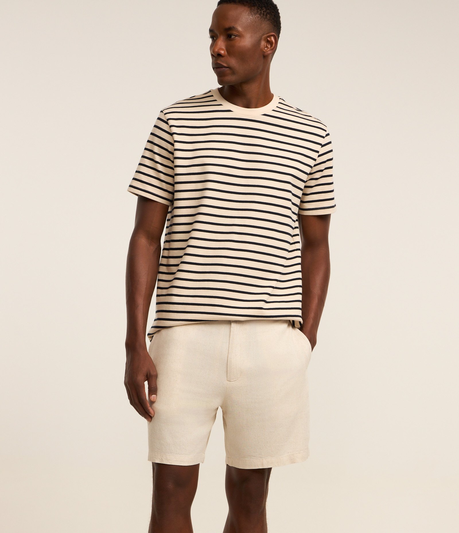 Bermuda Slim em Viscolinho Cordão e Bolsos Bege 4