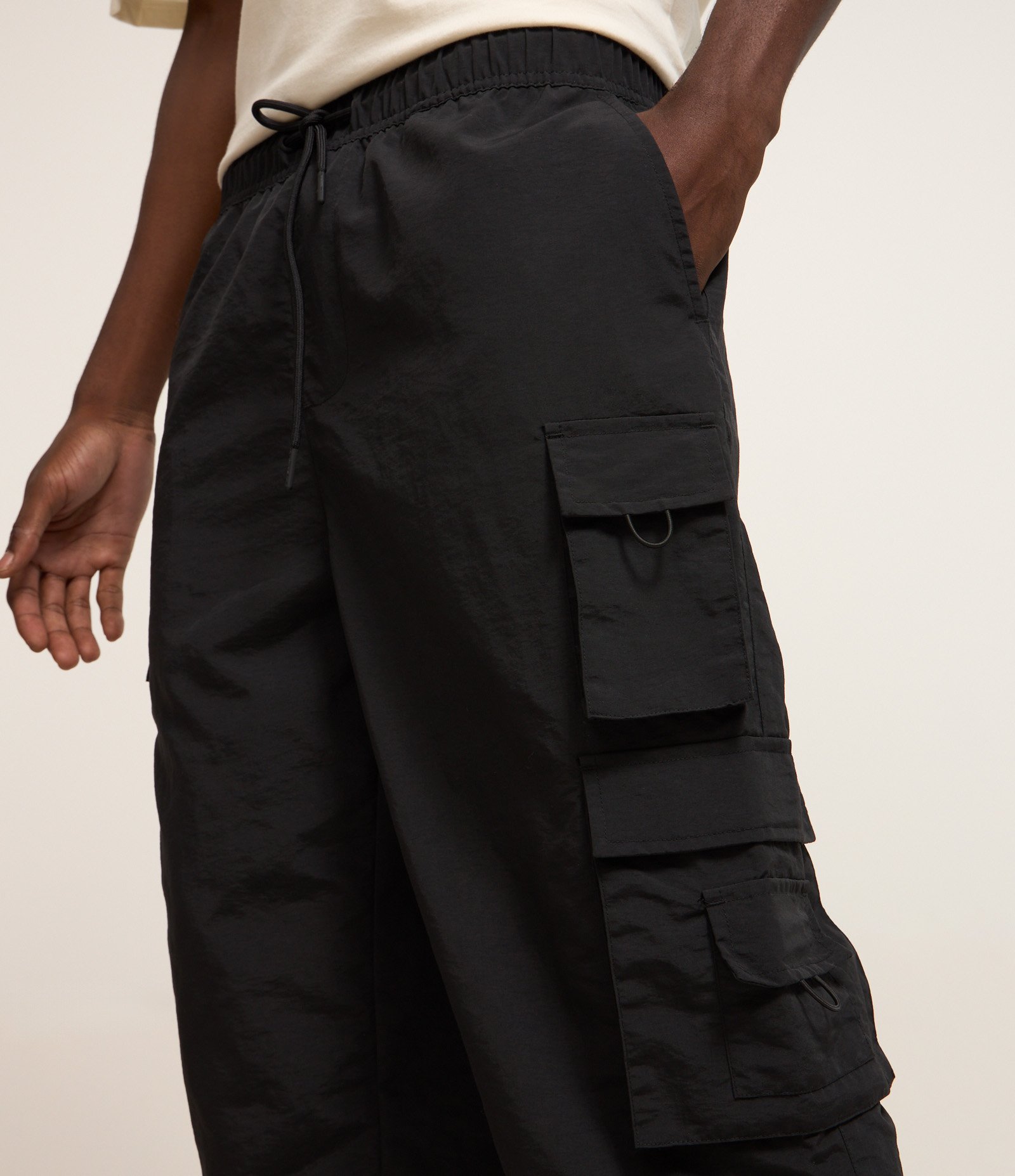 Calça Jogger em Poliamida com Bolsos Laterais Preto 4