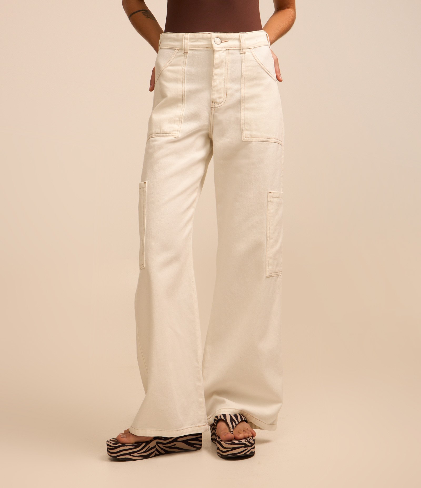 Calça Anos 90 em Sarja com Bolsos Laterais Off White 2