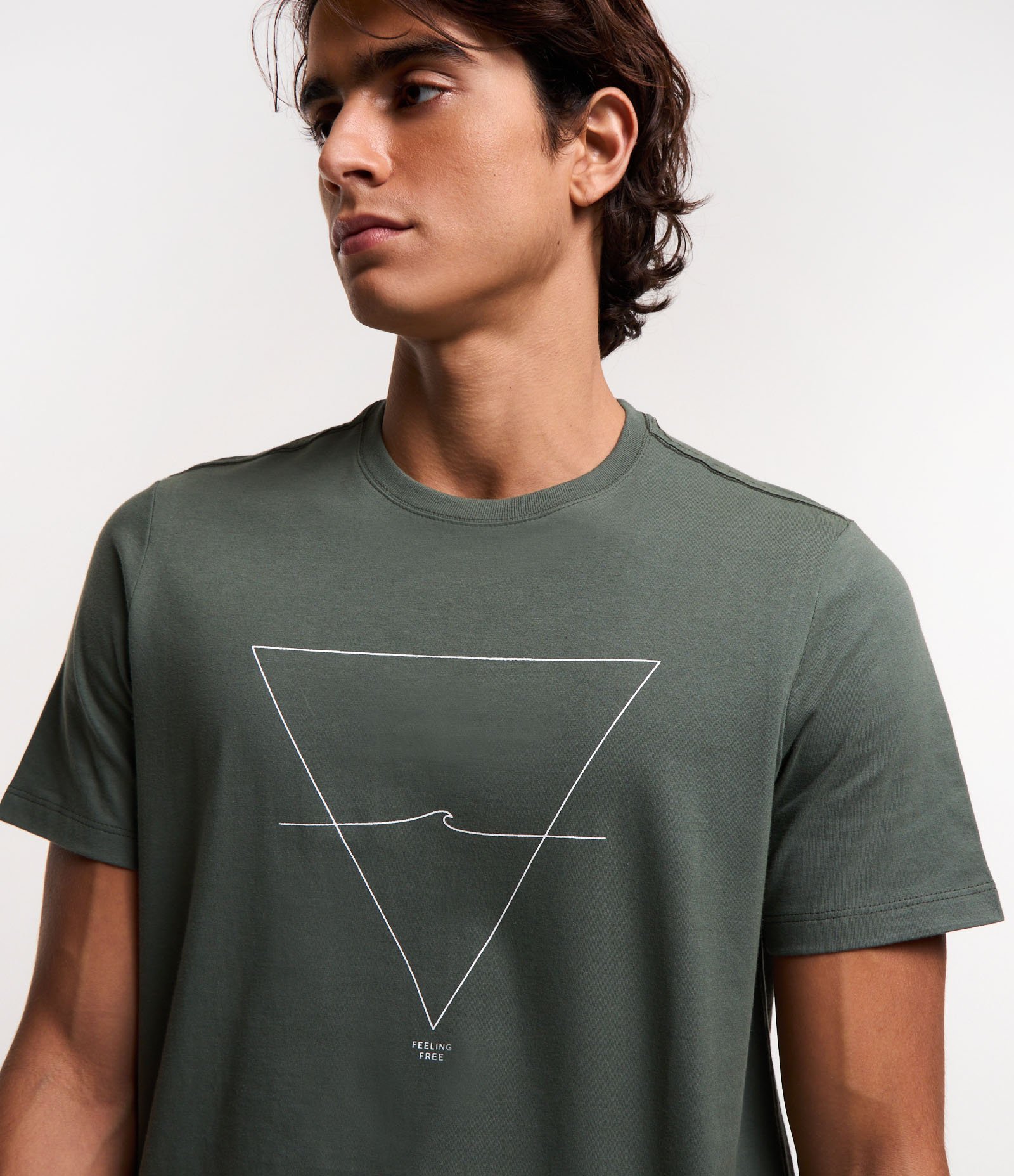 Camiseta Regular em Algodão com Estampa Geométrica Minimalista Verde 4