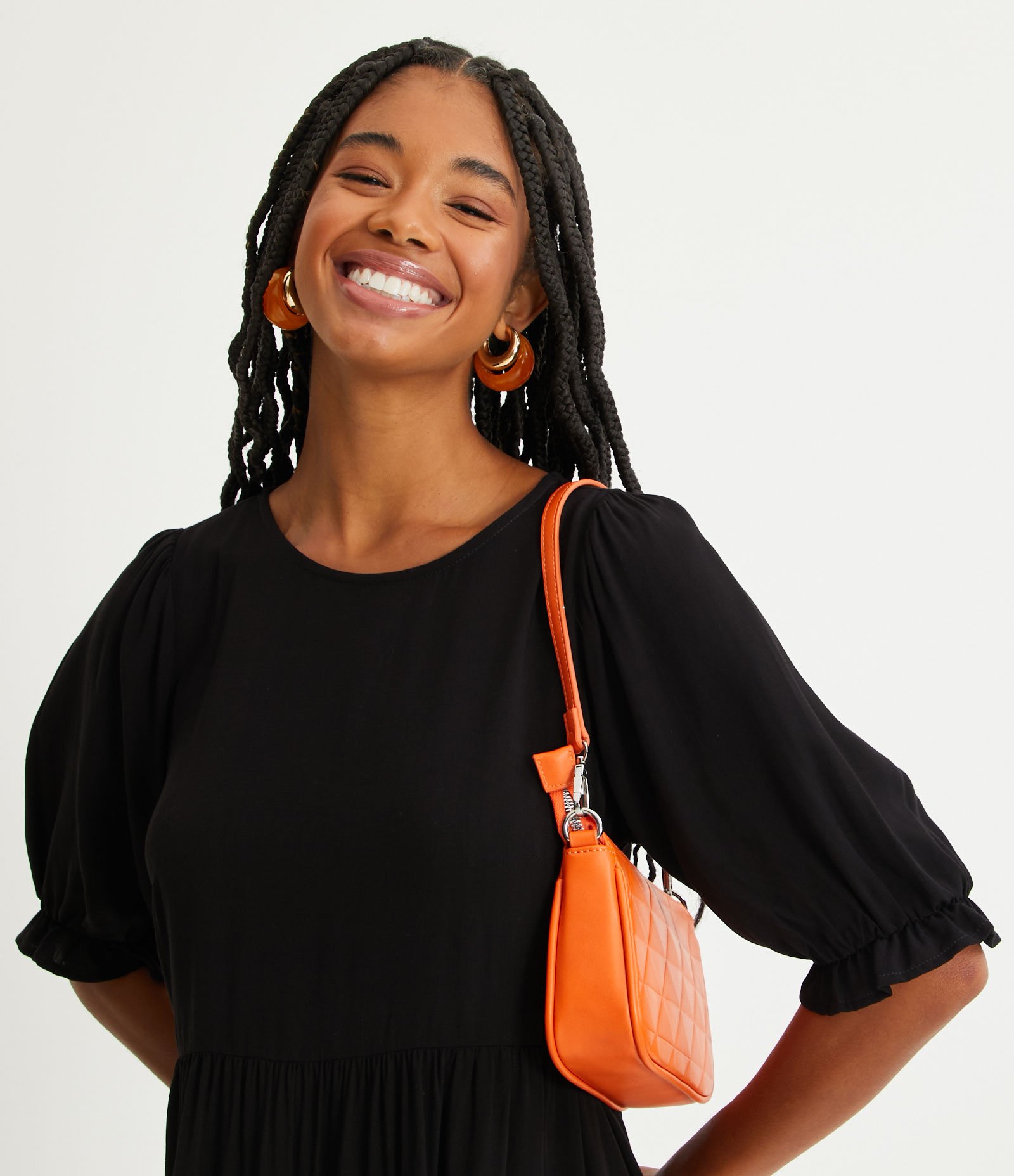 Vestido Curto em Viscose com Babados na Saia 4
