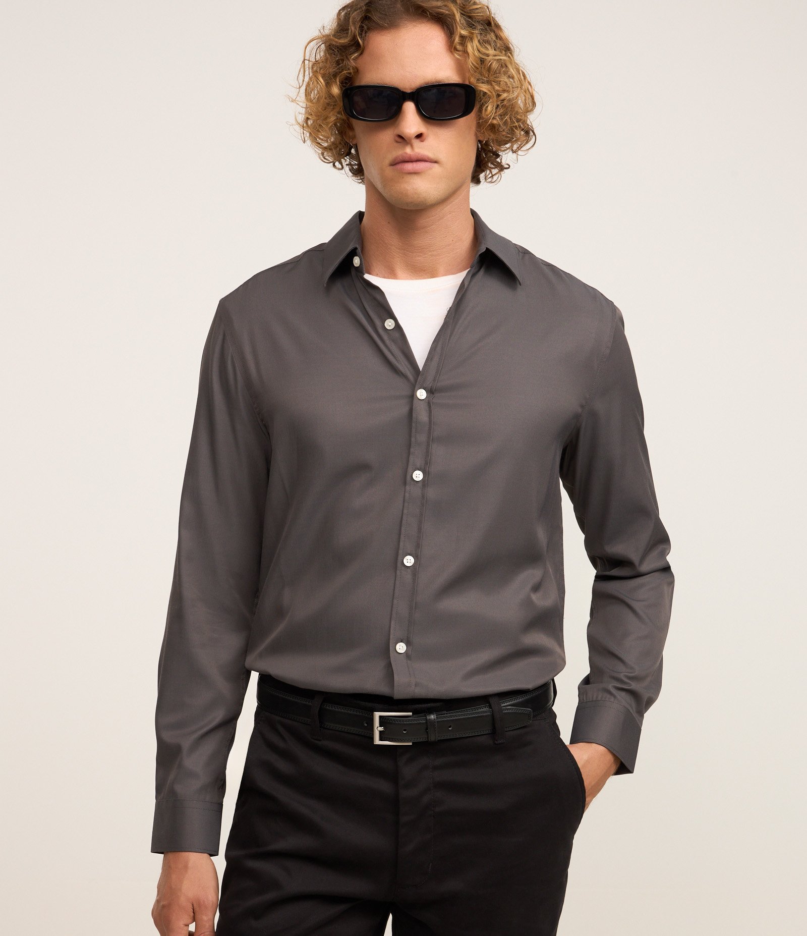 Camisa em Fibra de Bambu Acetinada com Textura Cinza Chumbo 1