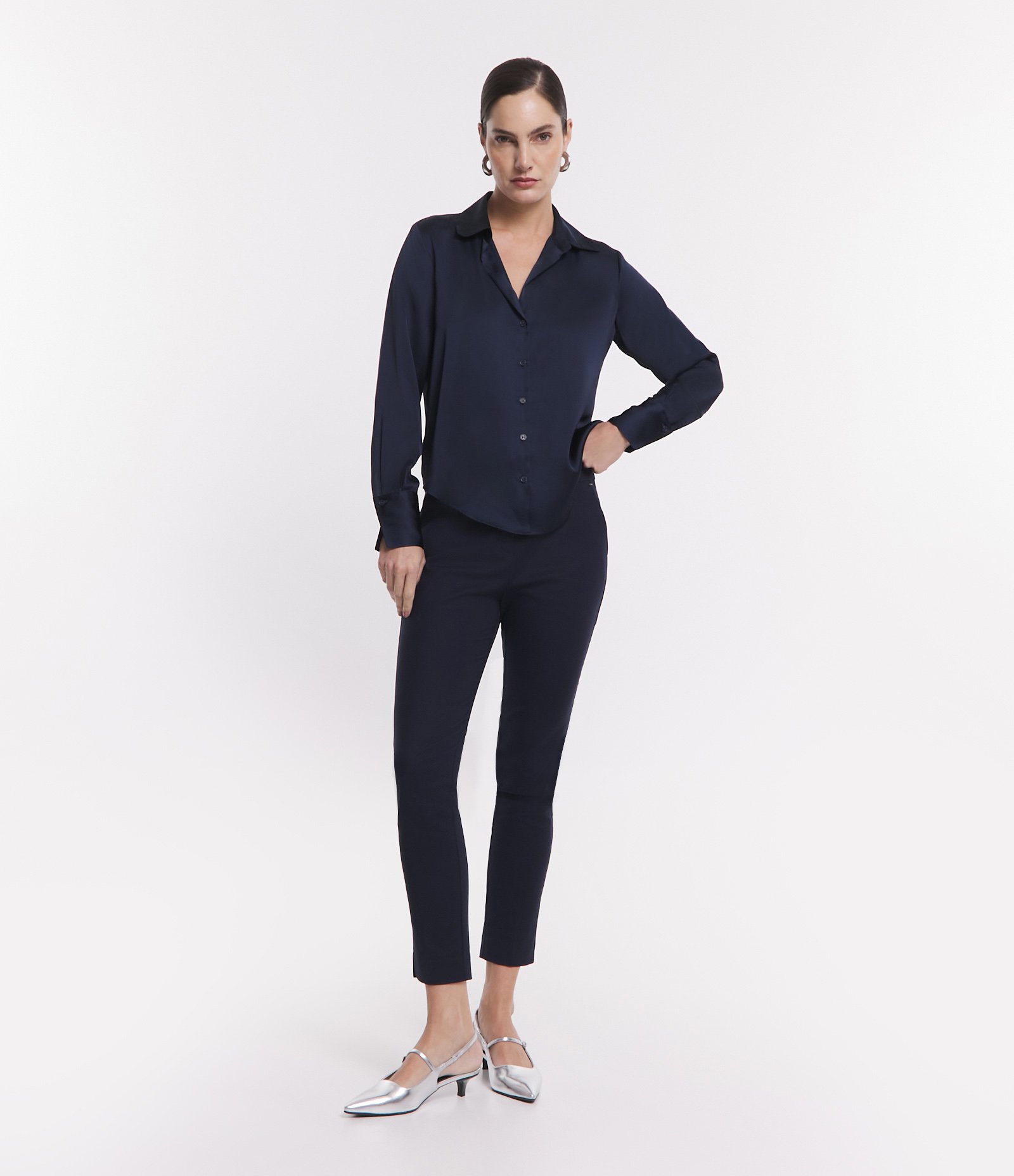 Calça Cigarrete em Algodão com Bolsos Azul Marinho 1