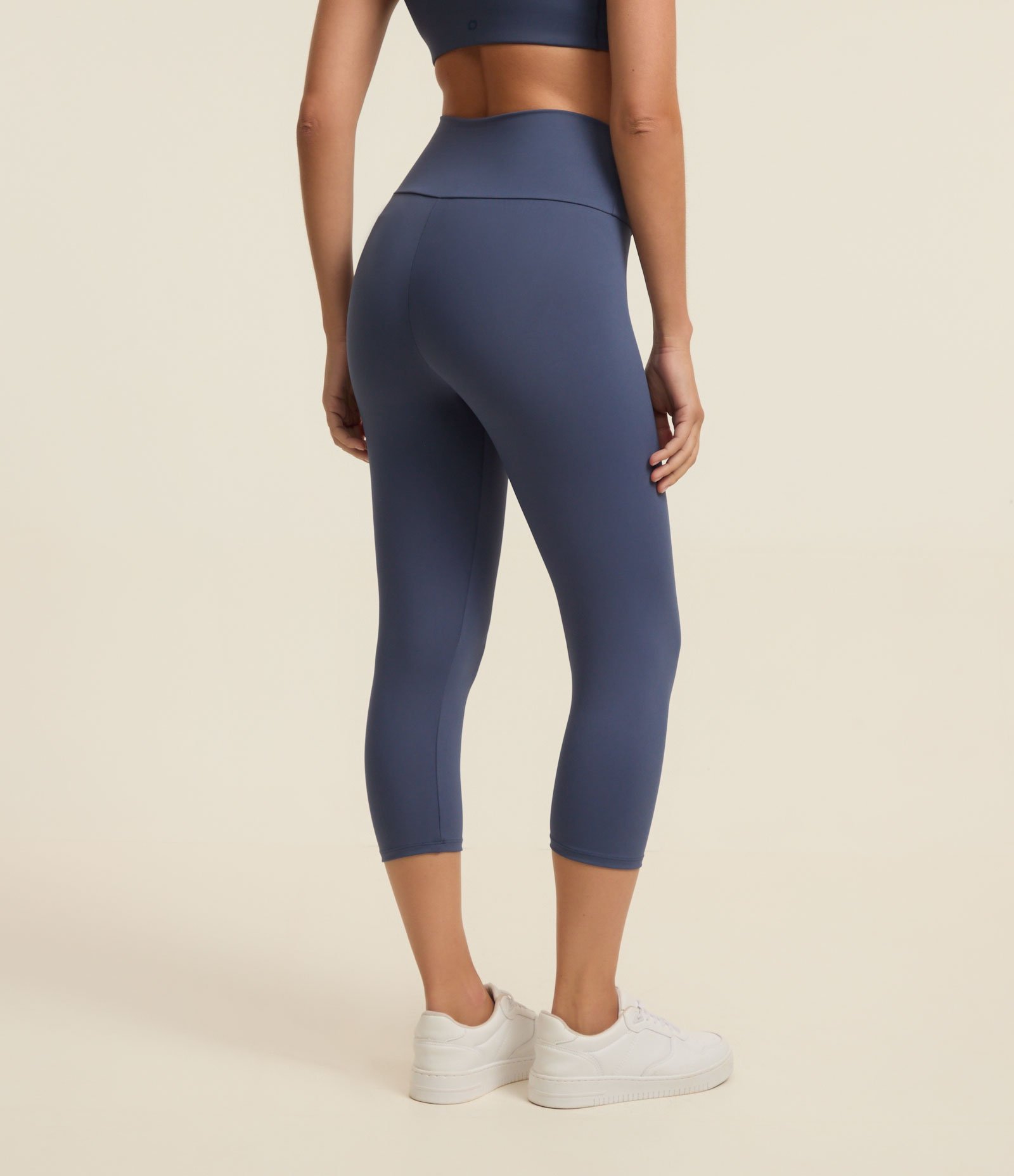 Calça Corsário Esportiva Básica em Microfibra com Cós Amplo Azul Marinho 3