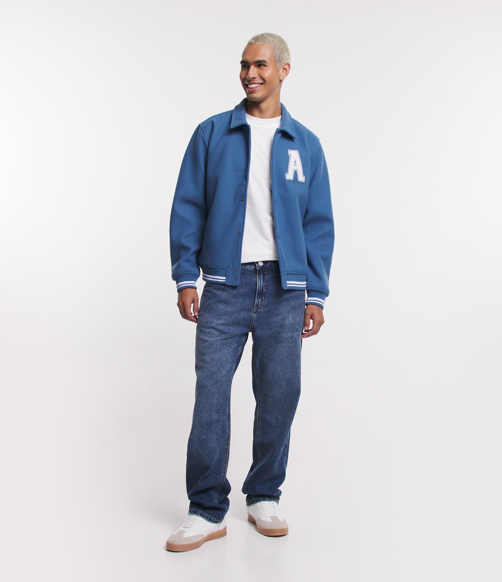 Jaqueta Bomber em Polivelour com Patch College e Bolsos Azul 2
