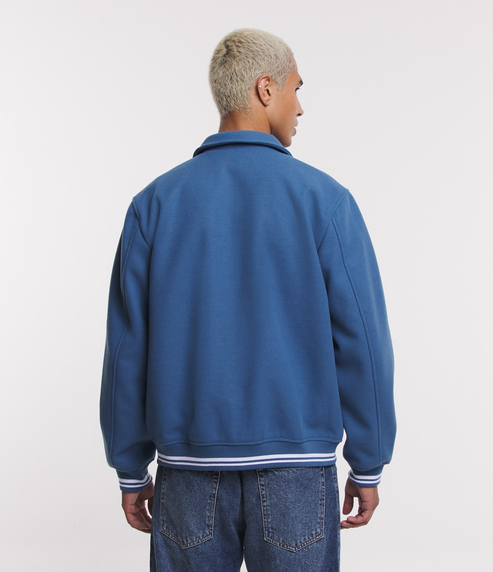Jaqueta Bomber em Polivelour com Patch College e Bolsos Azul 3