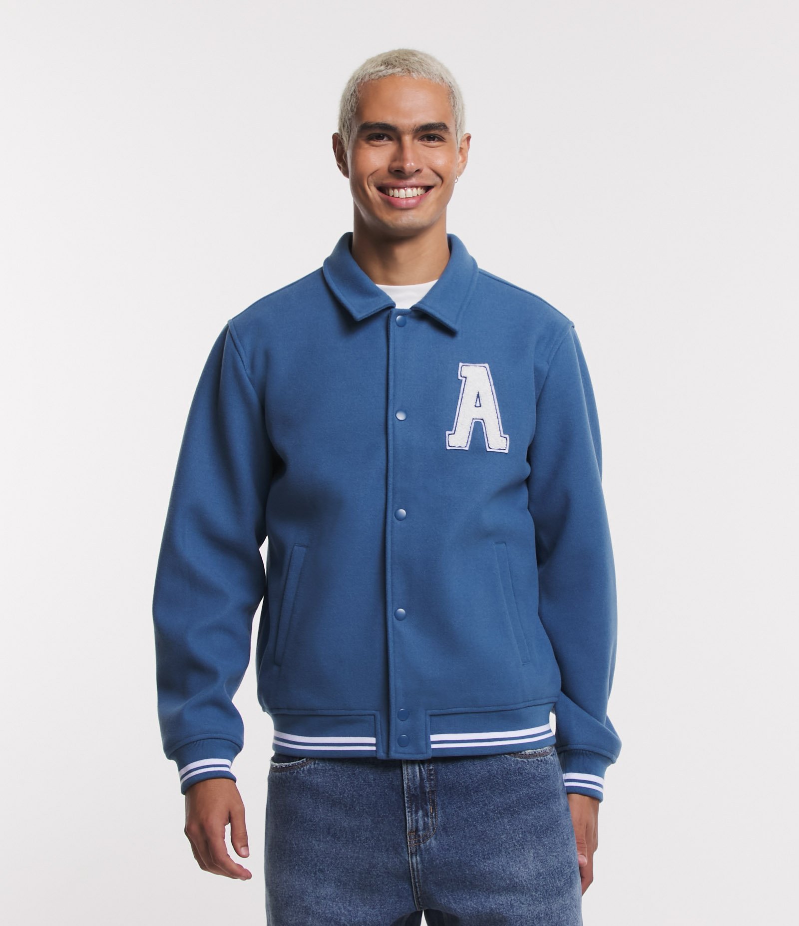 Jaqueta Bomber em Polivelour com Patch College e Bolsos Azul 4