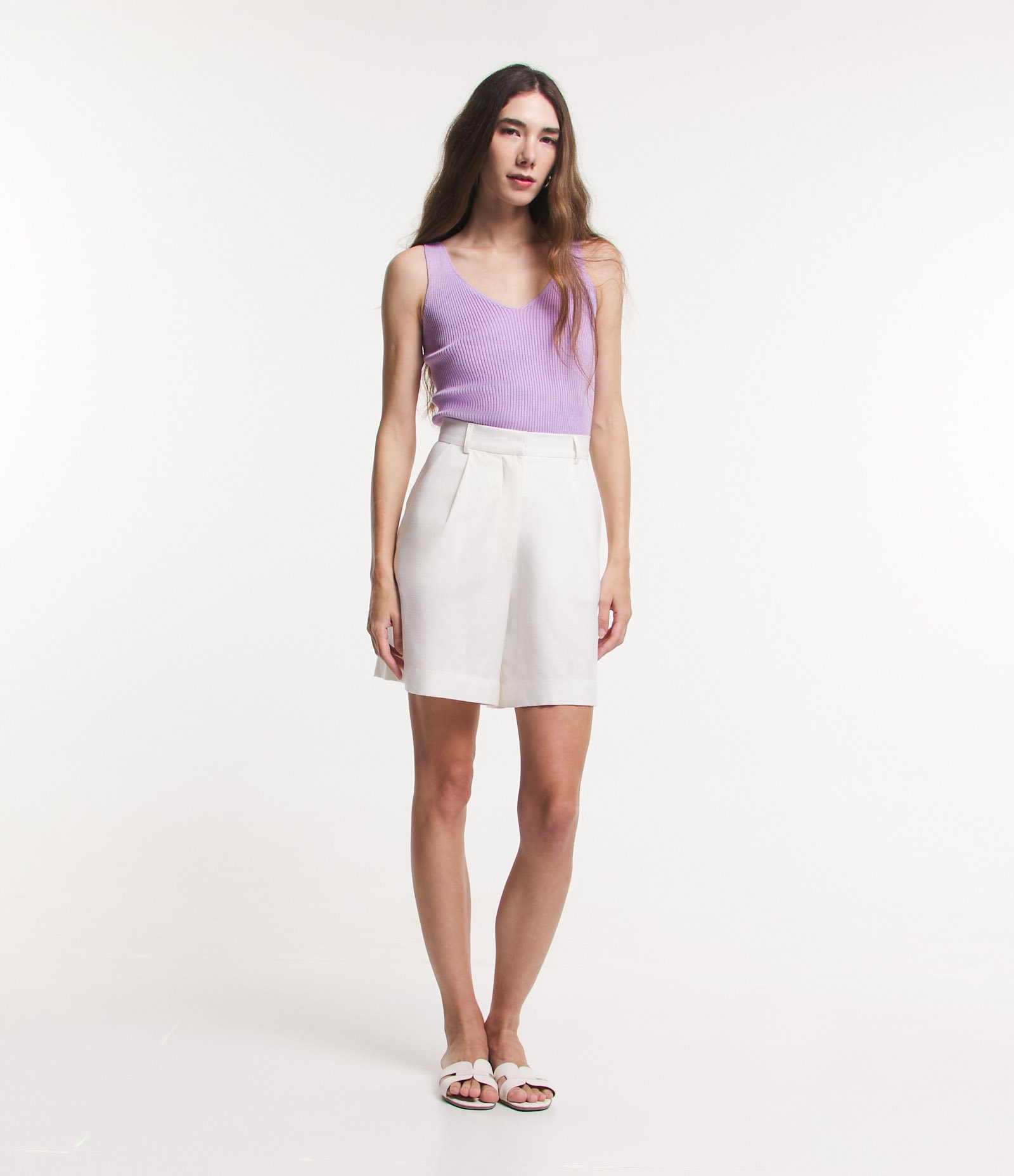 Blusa Regata Canelada em Tricô Leve com Decote V 2